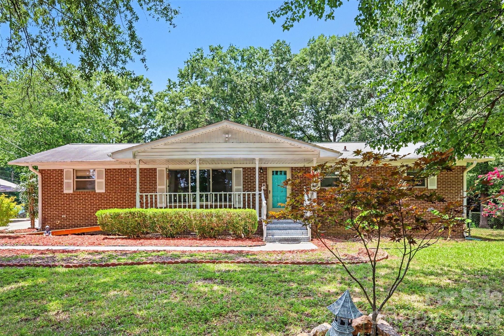 953 Twin Lakes Road