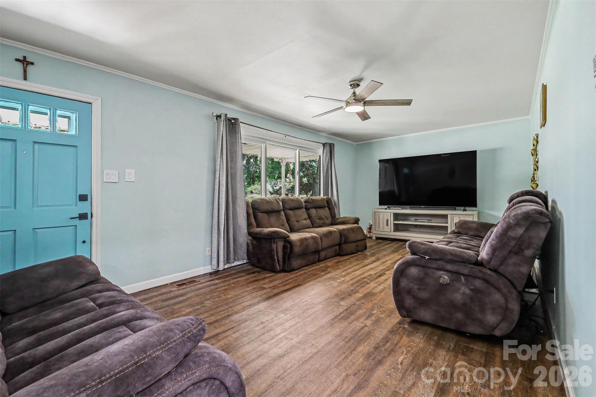 Single Family Residence at 953 Twin Lakes Road, Rock Hill, photo 3 of 19