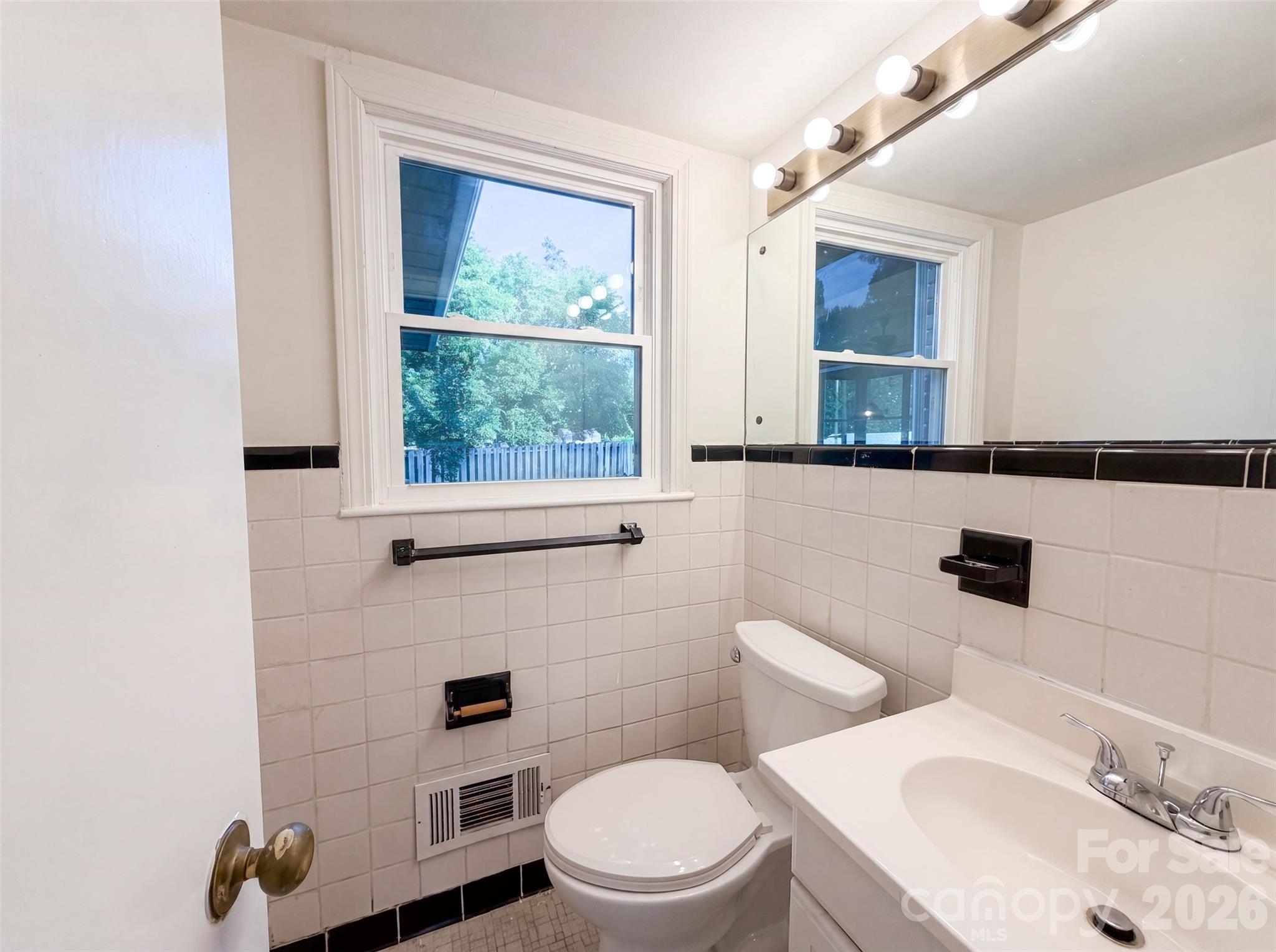 Single Family Residence at 1248 Christopher Circle, Rock Hill, photo 11 of 15