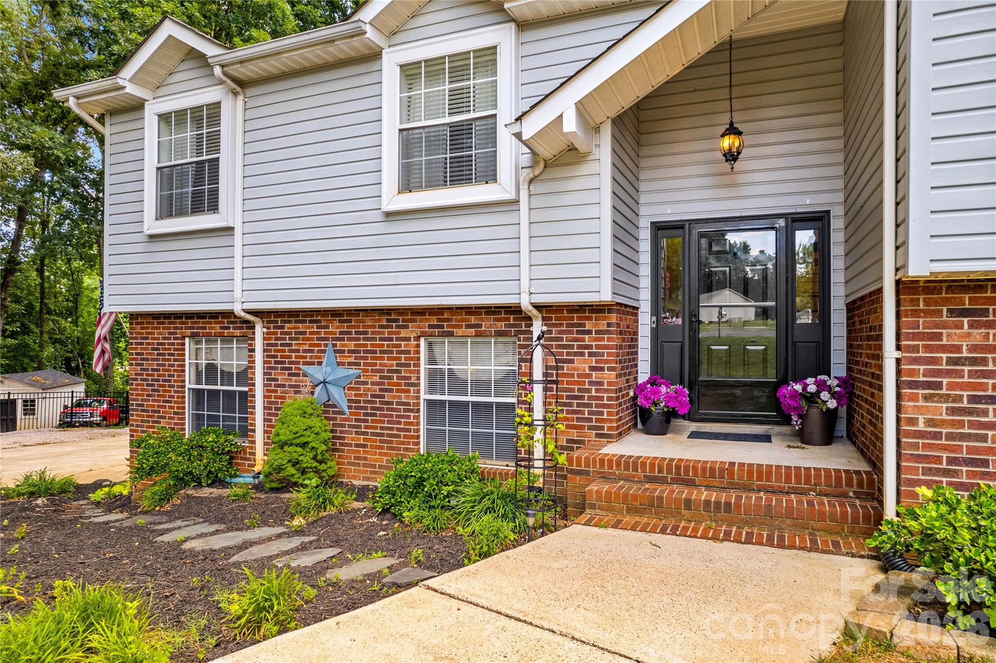Single Family Residence at 135 Chapel Court, Salisbury, photo 4 of 48
