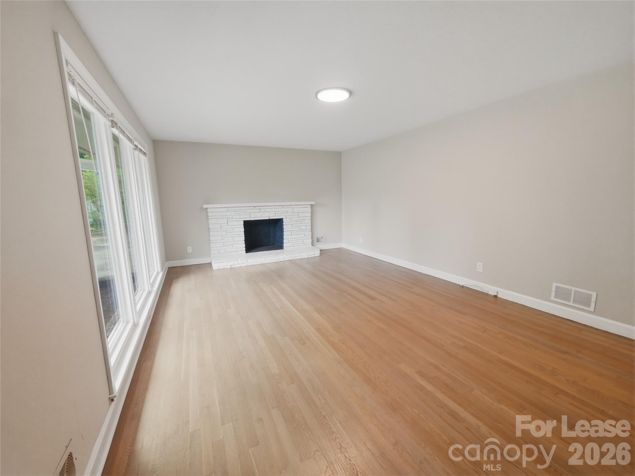 Single Family Residence at 765 8th Avenue Drive SE, Hickory, photo 4 of 27