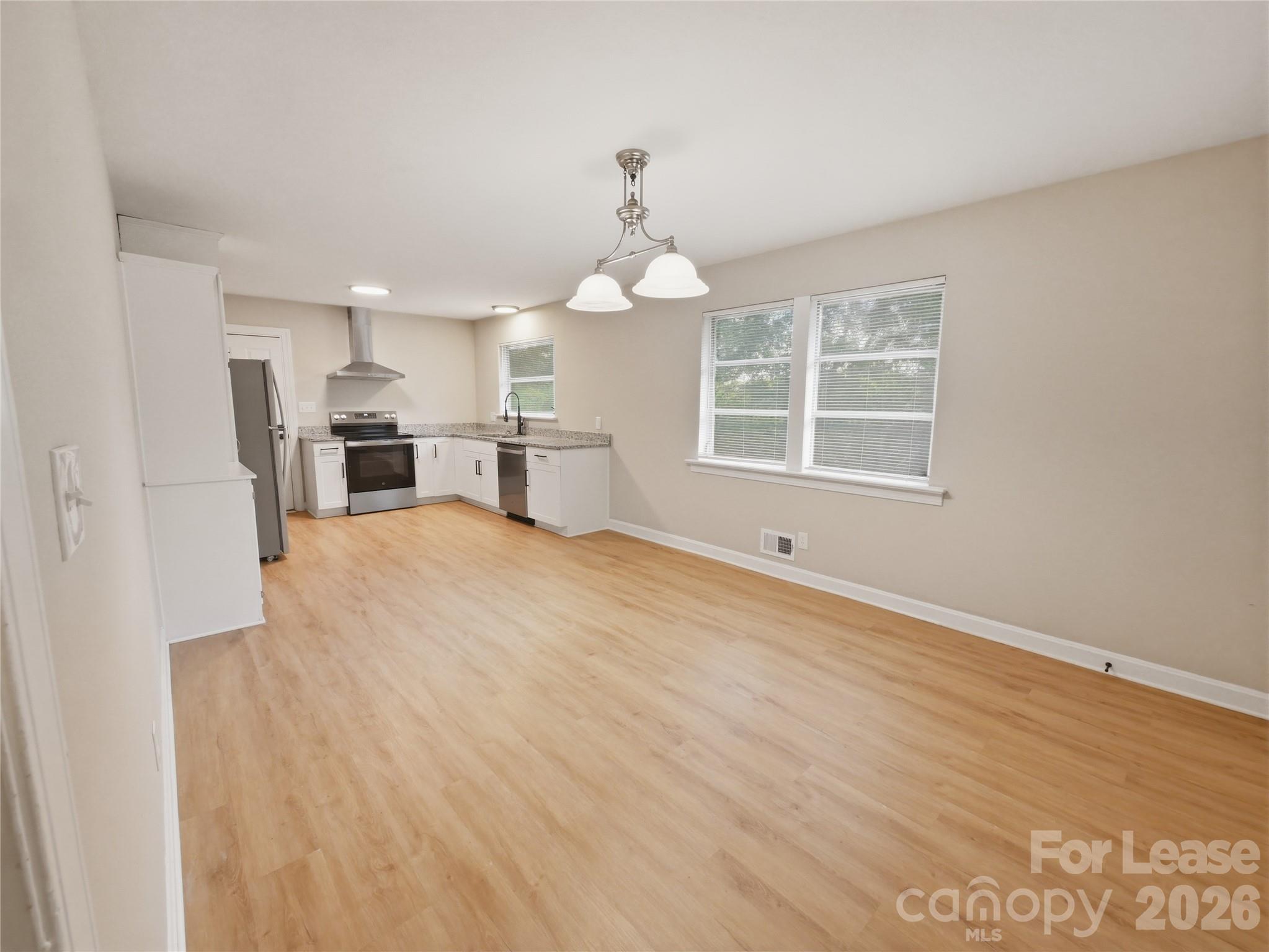 Single Family Residence at 765 8th Avenue Drive SE, Hickory, photo 5 of 27