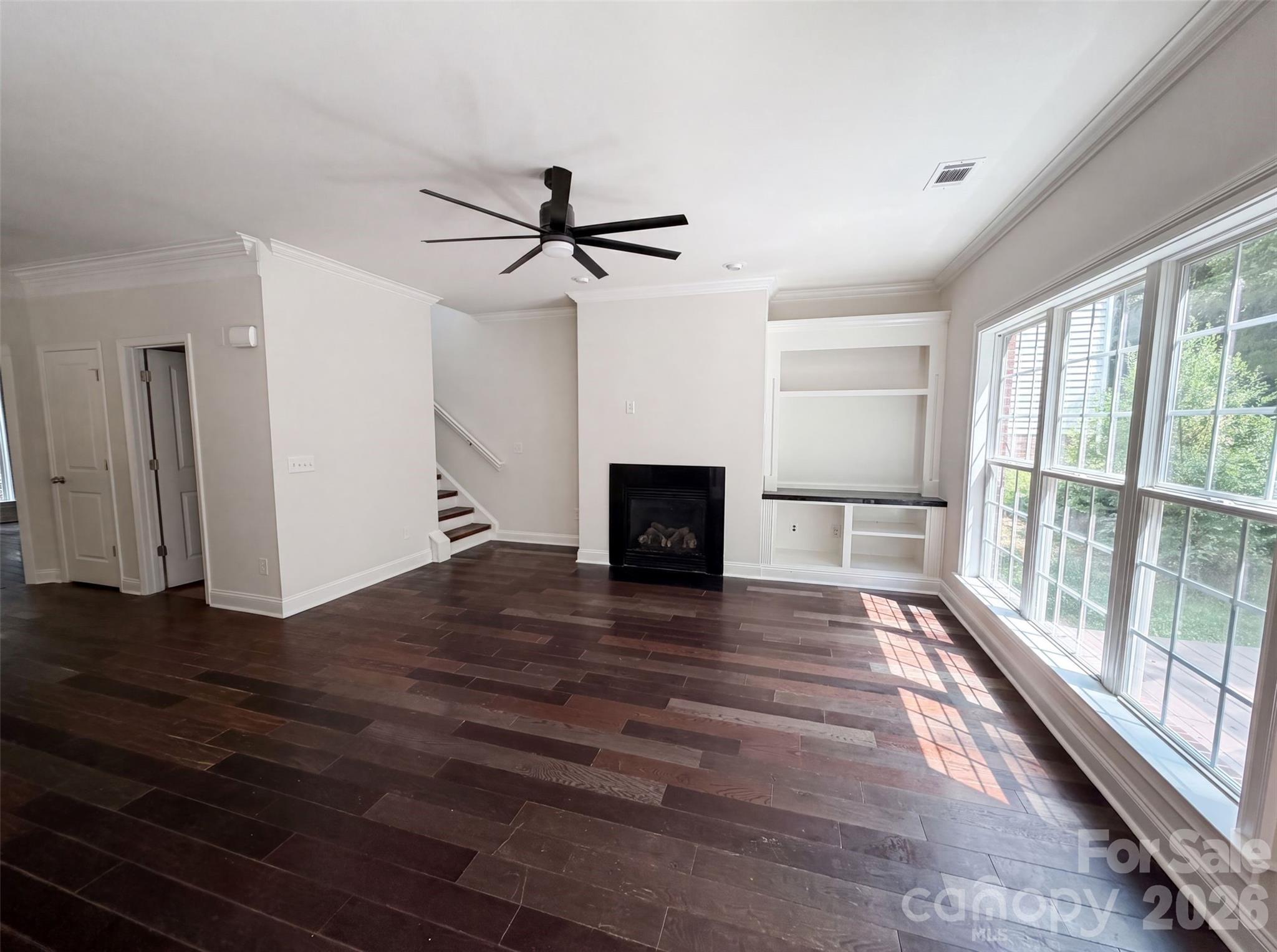 Single Family Residence at 6420 Torrence Trace Drive, Huntersville, photo 3 of 21