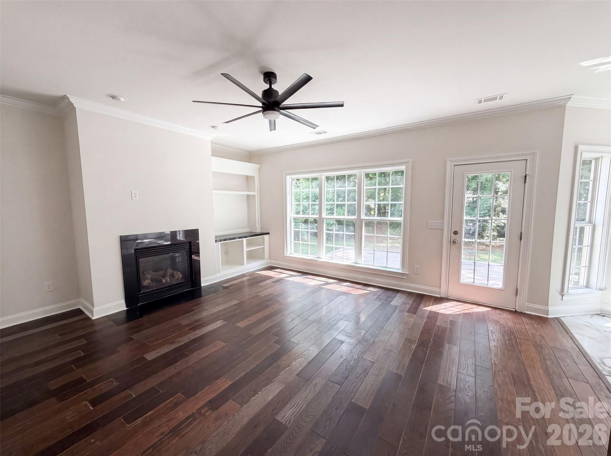 Single Family Residence at 6420 Torrence Trace Drive, Huntersville, photo 7 of 21