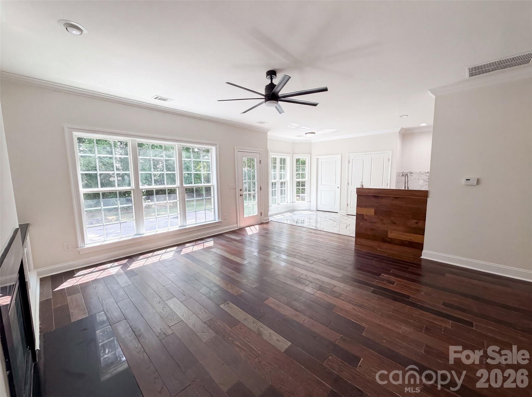 Single Family Residence at 6420 Torrence Trace Drive, Huntersville, photo 8 of 21