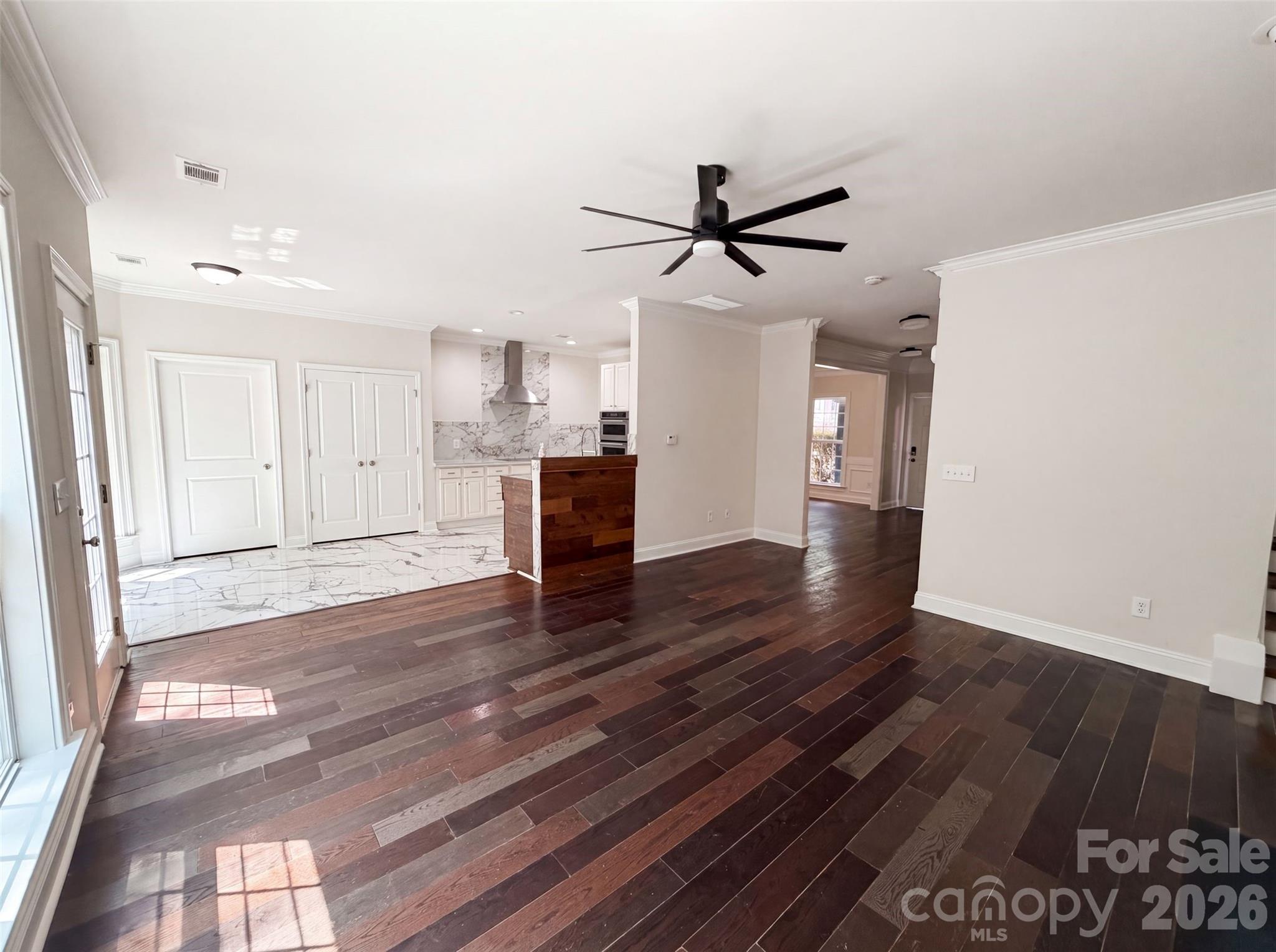 Single Family Residence at 6420 Torrence Trace Drive, Huntersville, photo 9 of 21