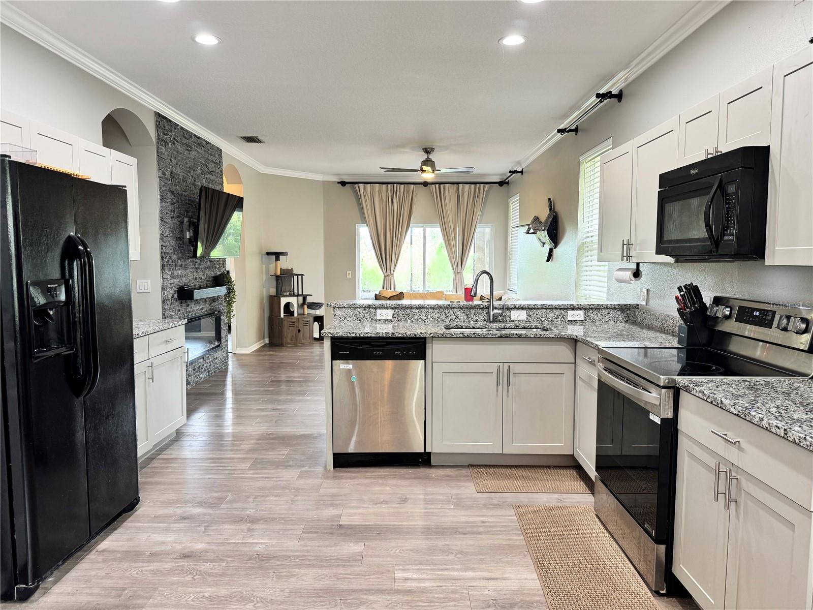 Single Family Residence at 14331 GNATCATCHER TER, BRADENTON, photo 2 of 27