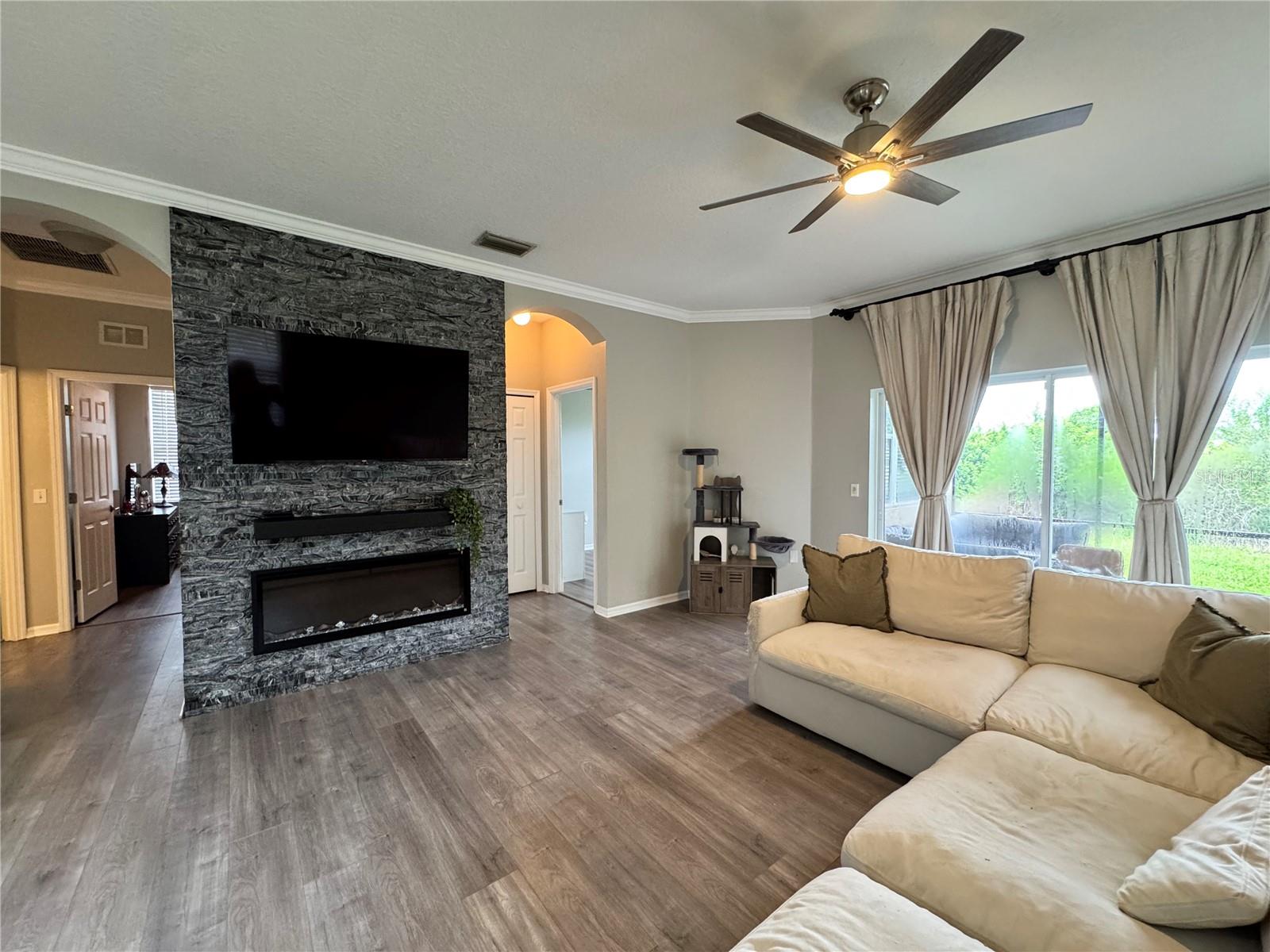 Single Family Residence at 14331 GNATCATCHER TER, BRADENTON, photo 13 of 27