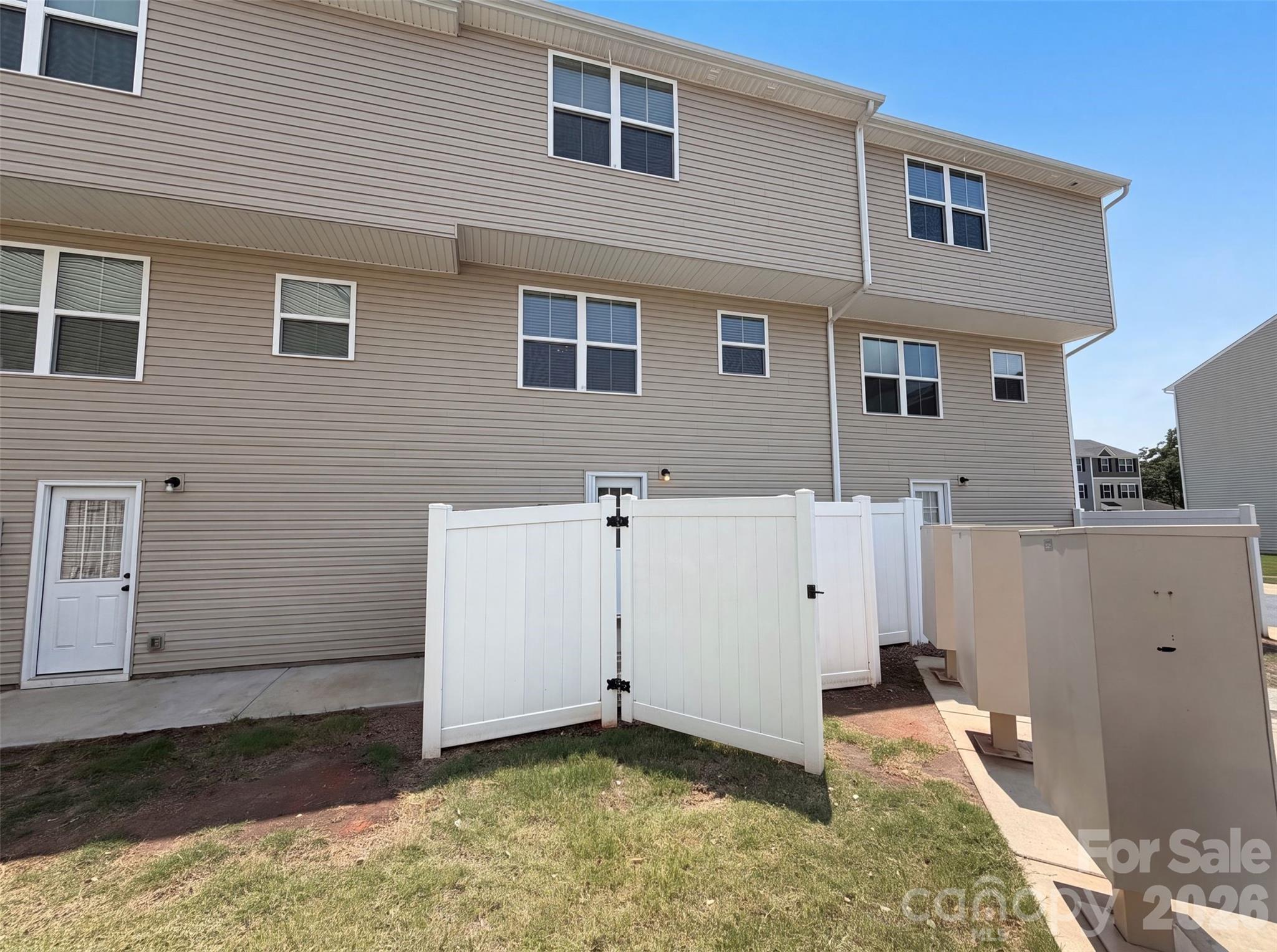 Townhouse at 923 Taybyn Road, Fort Mill, photo 13 of 14