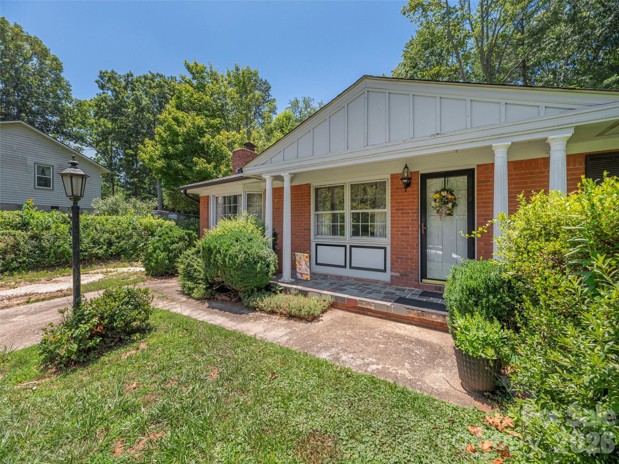Single Family Residence at 25 Laurel Park Drive, Arden, photo 2 of 19