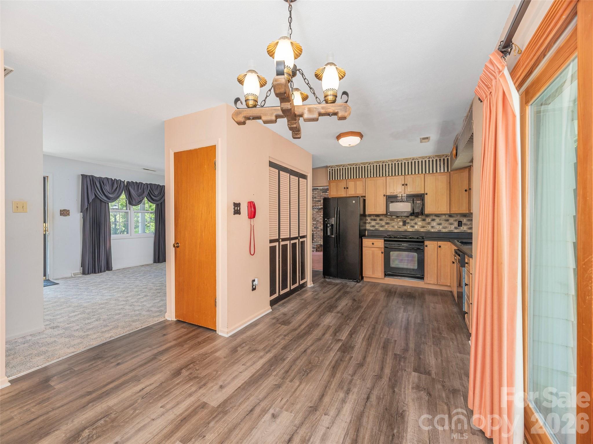 Single Family Residence at 25 Laurel Park Drive, Arden, photo 4 of 19