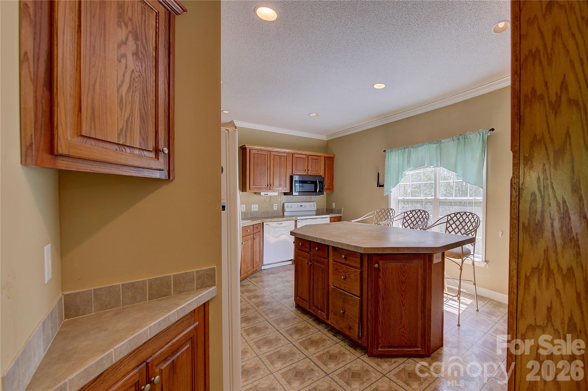 Island - Work Space and Eating area plus storage - 498 Broad Branch Road, Bakersville