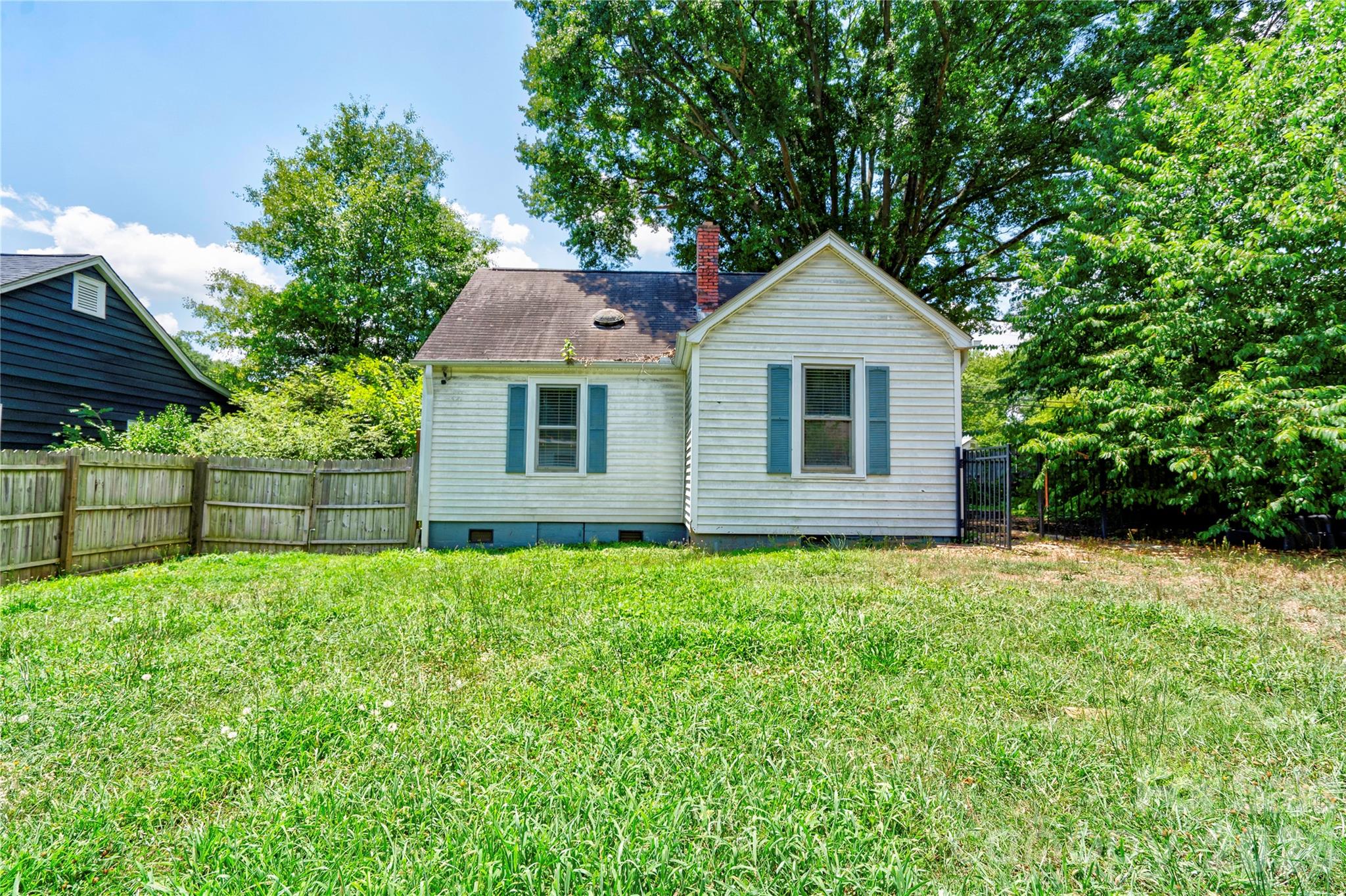 Back - 811 Kings Road, Shelby
