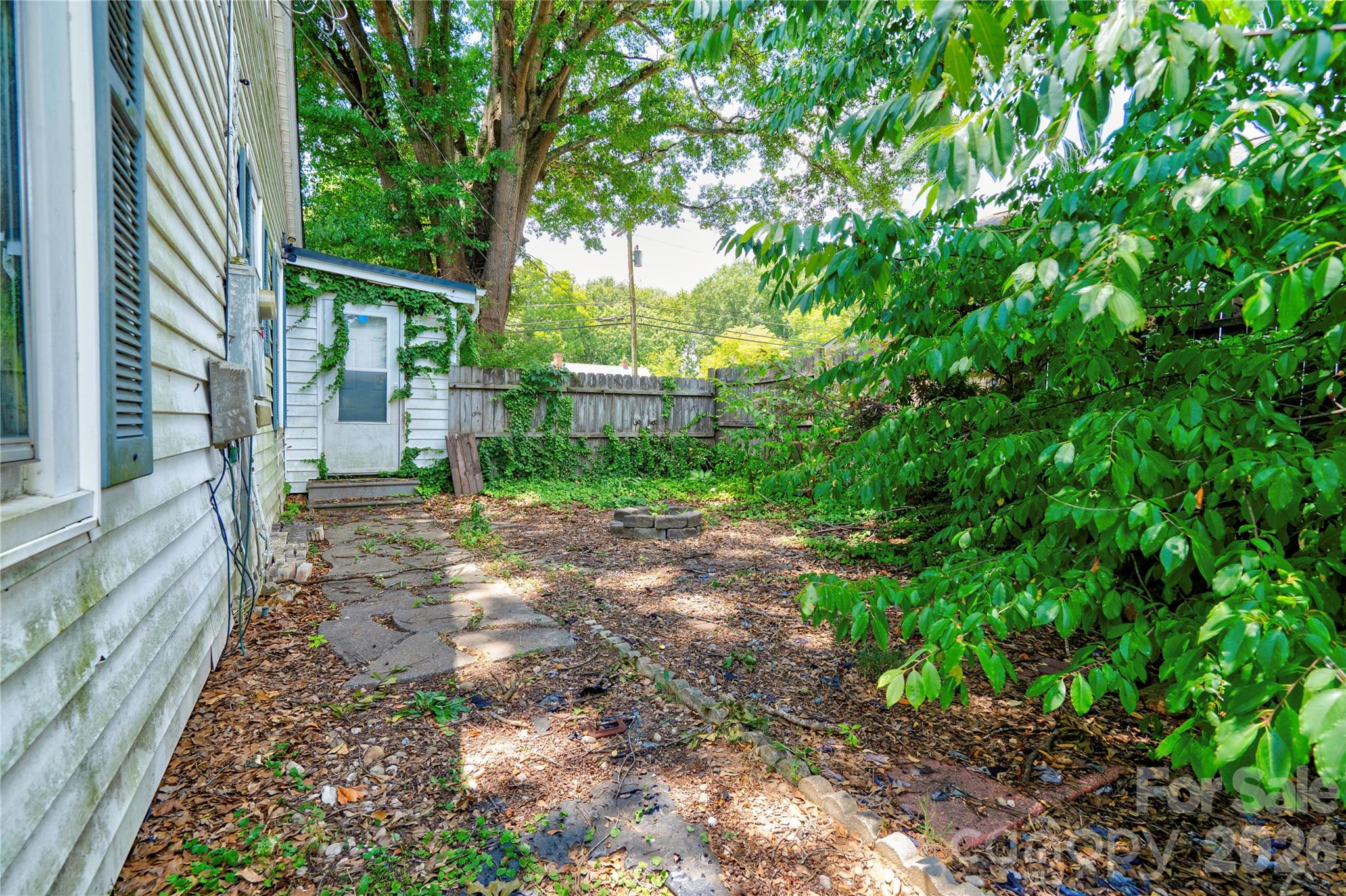 Side - 811 Kings Road, Shelby