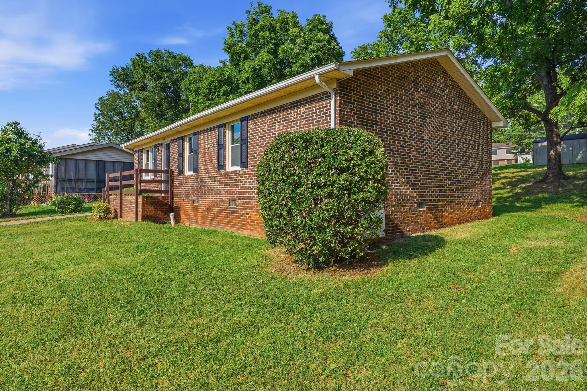 Single Family Residence at 202 Cooke Circle, Kings Mountain, photo 3 of 33