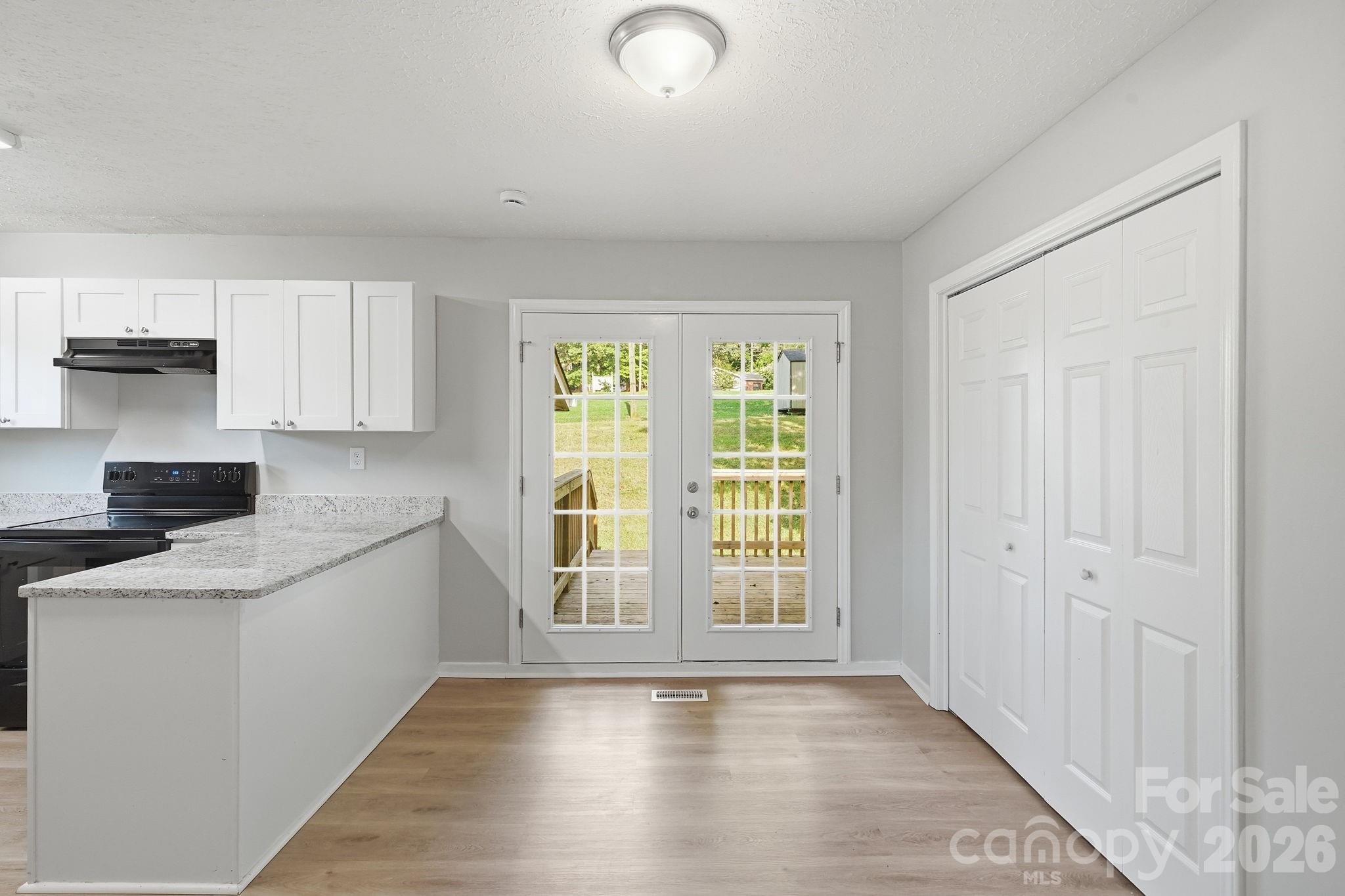 Single Family Residence at 202 Cooke Circle, Kings Mountain, photo 11 of 33