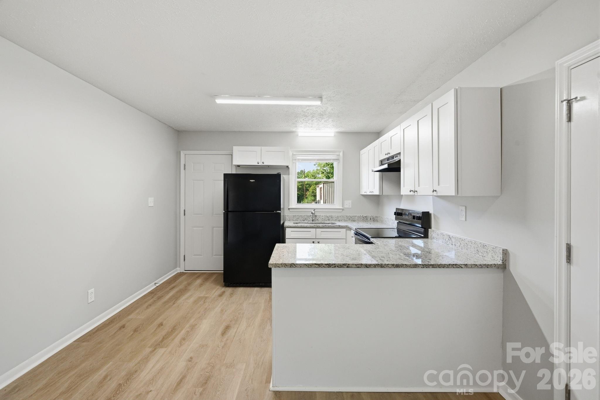 Single Family Residence at 202 Cooke Circle, Kings Mountain, photo 13 of 33