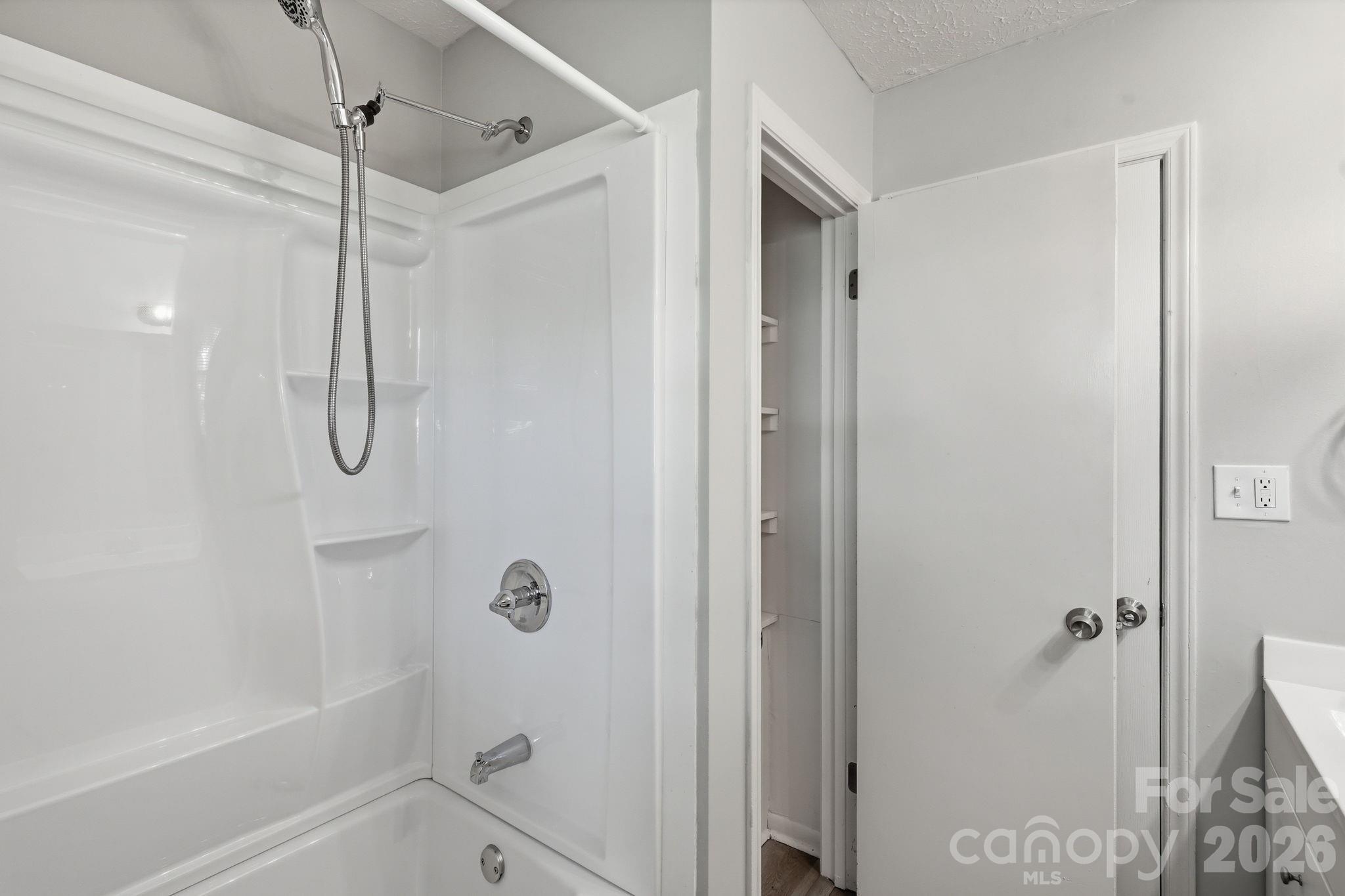 Single Family Residence at 202 Cooke Circle, Kings Mountain, photo 27 of 33