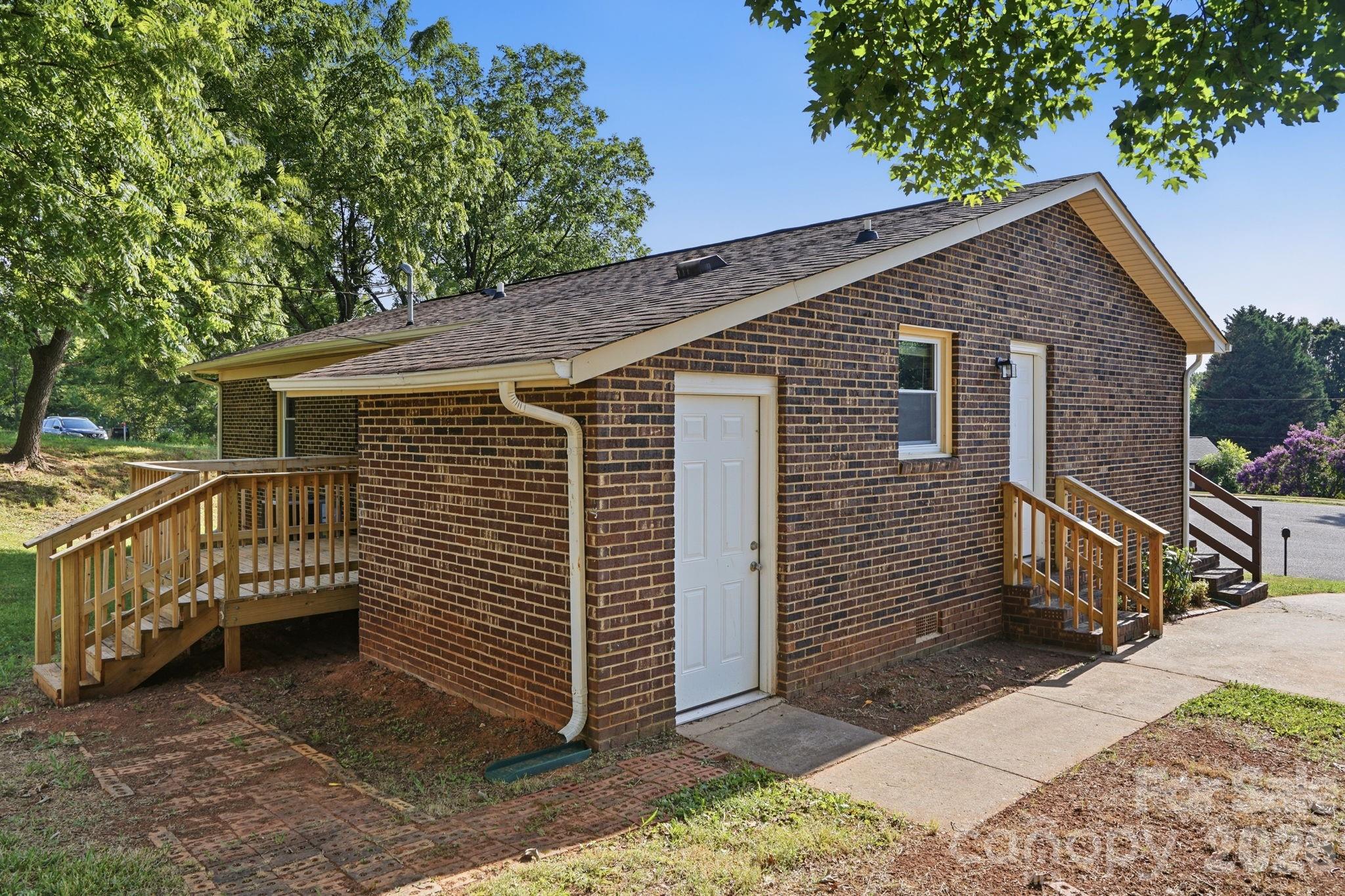 Single Family Residence at 202 Cooke Circle, Kings Mountain, photo 30 of 33