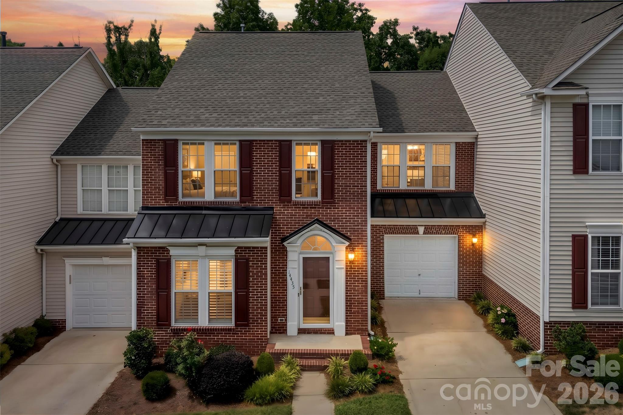 Townhouse at 14435 Greenpoint Lane, Huntersville, photo 2 of 39