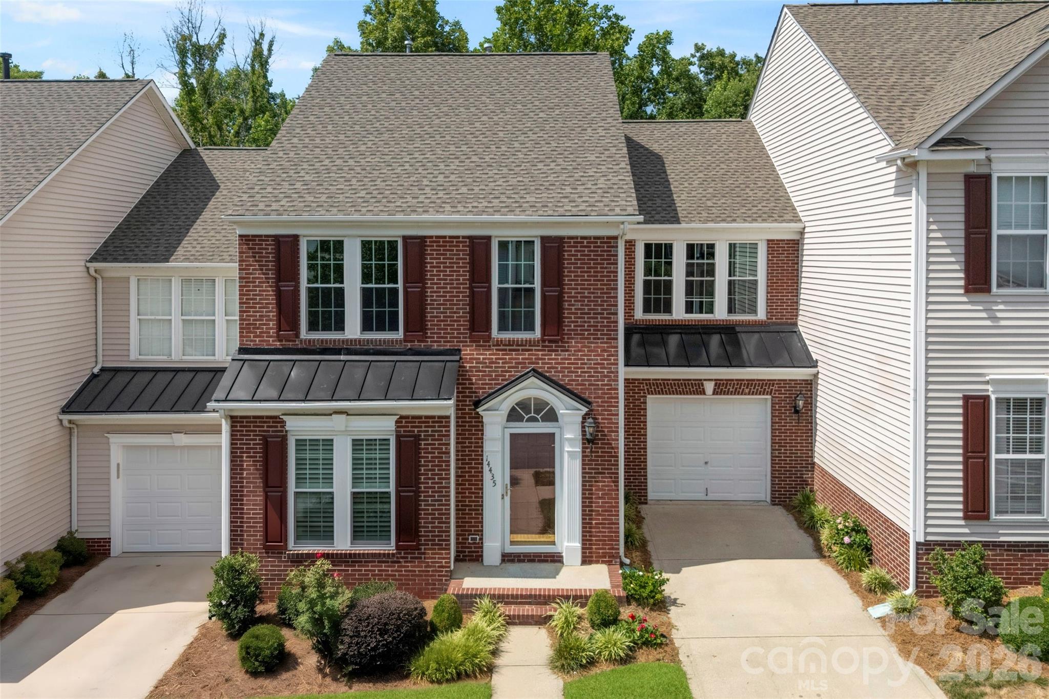 Townhouse at 14435 Greenpoint Lane, Huntersville, photo 3 of 39