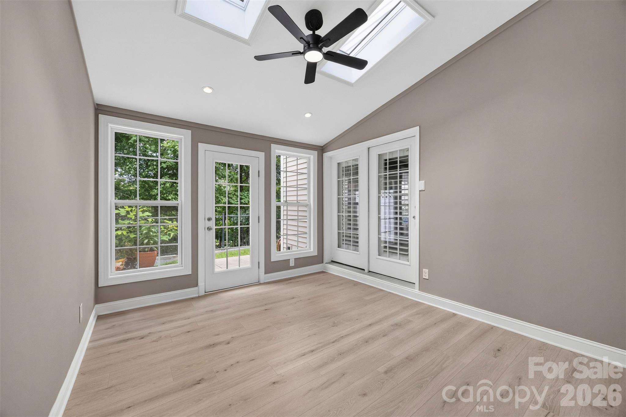 Townhouse at 14435 Greenpoint Lane, Huntersville, photo 19 of 39
