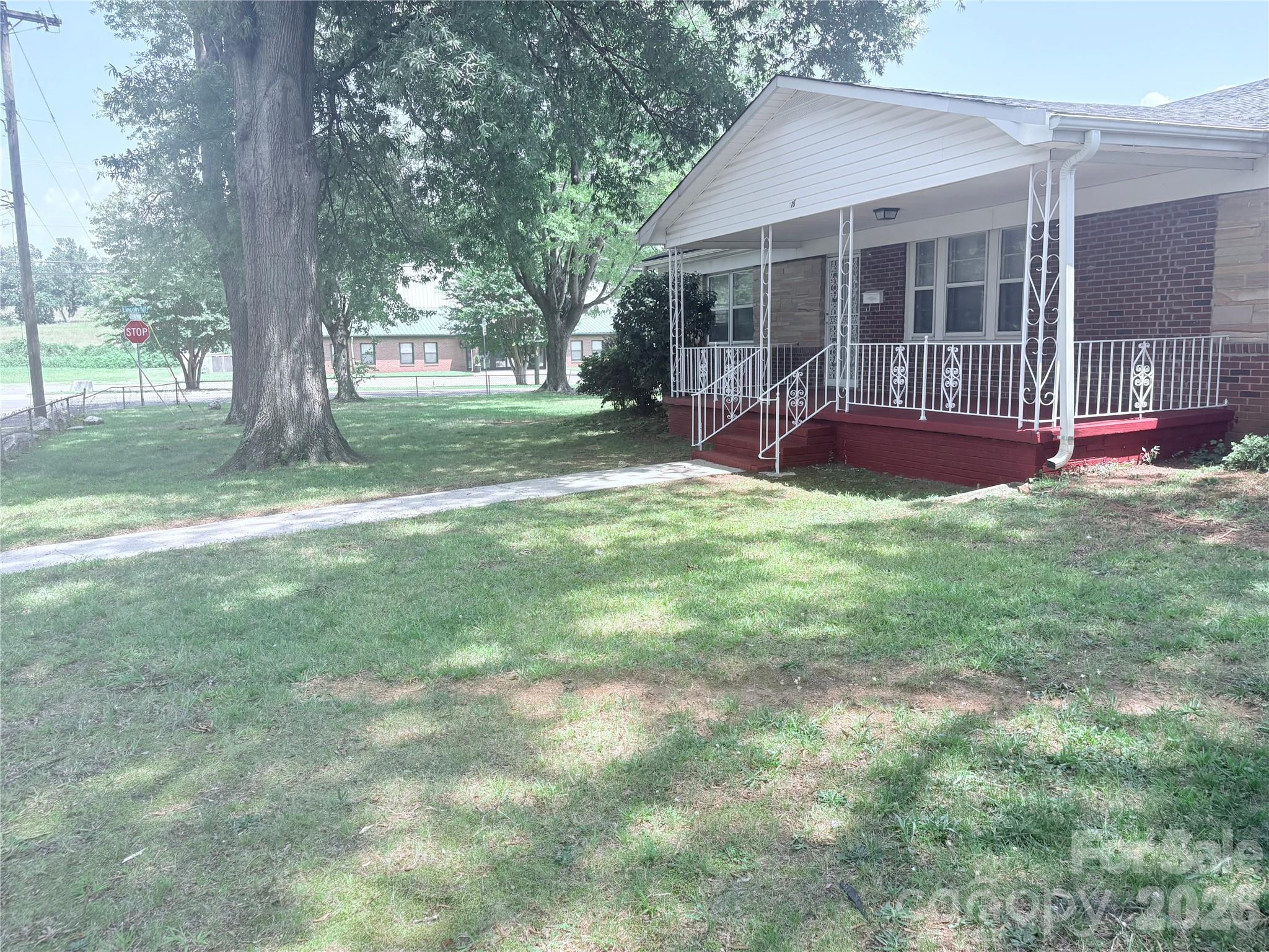 Spacious Flat Lot - 315 Parkview Avenue SW, Concord
