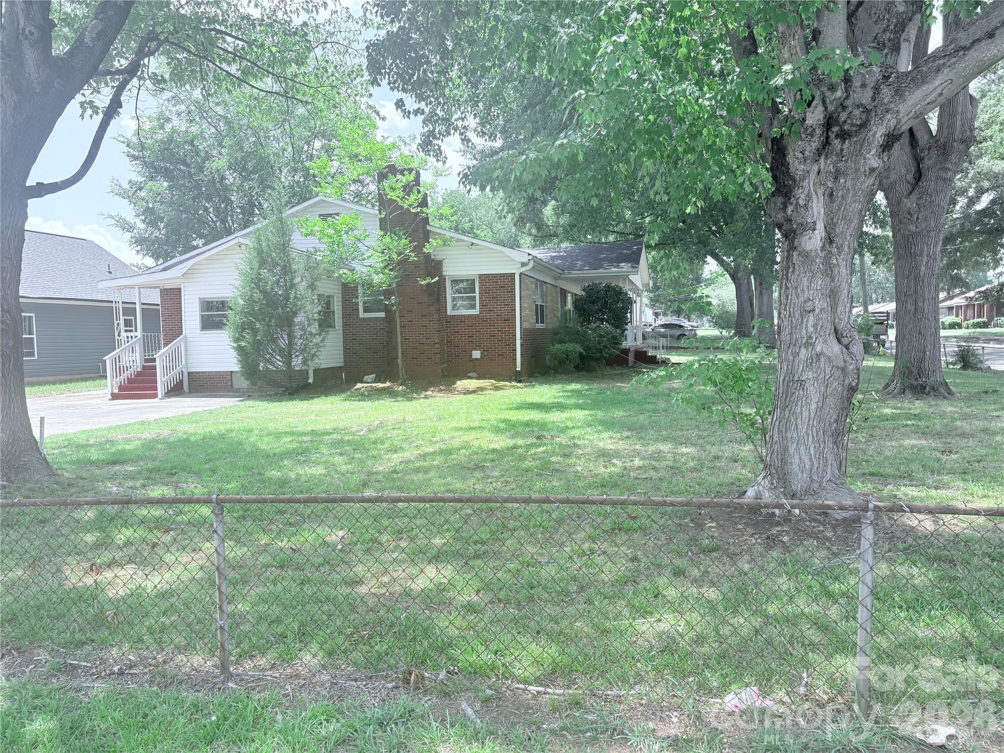 Spacious Flat Lot - 315 Parkview Avenue SW, Concord