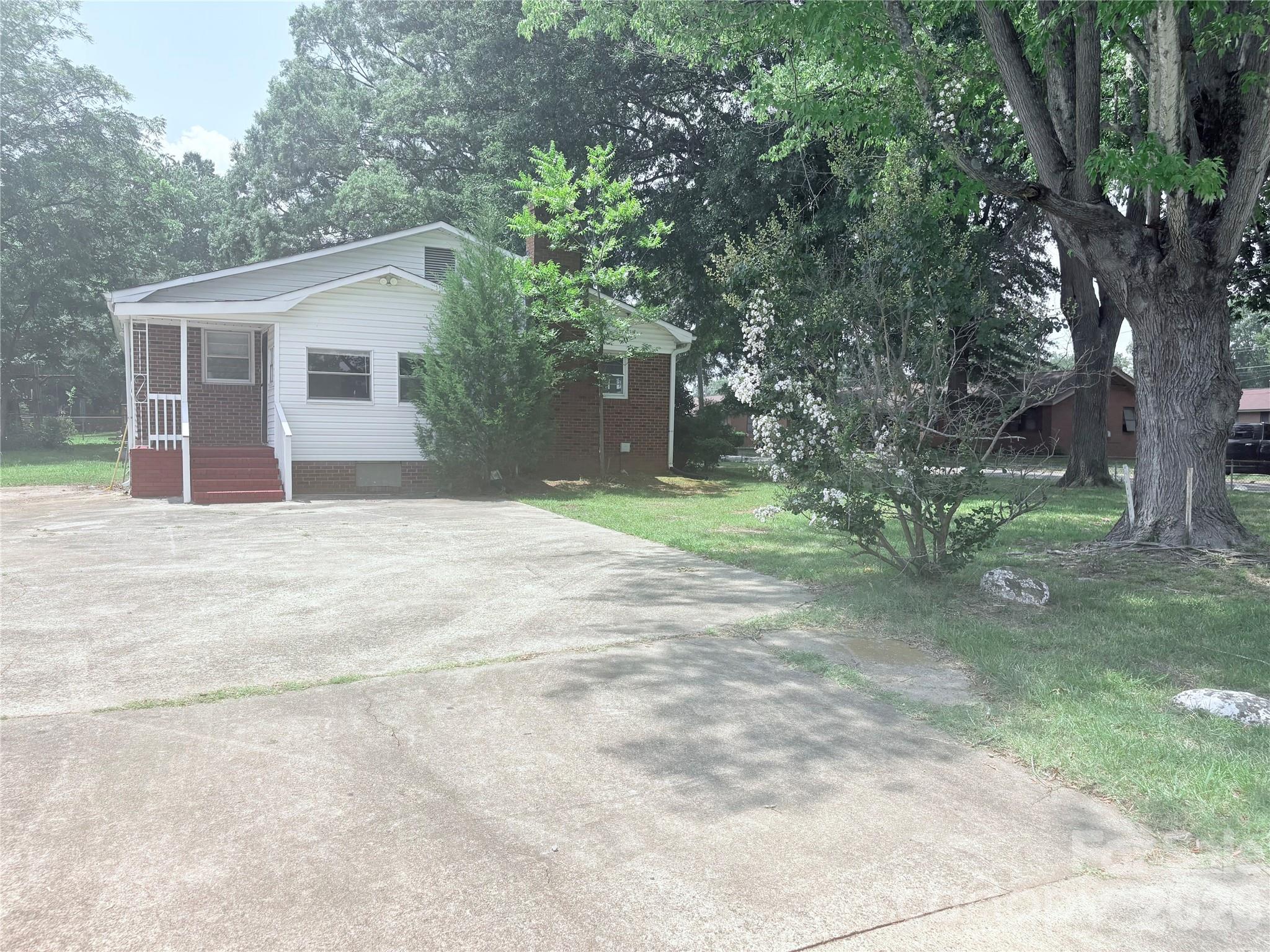 Plenty of Parking - 315 Parkview Avenue SW, Concord