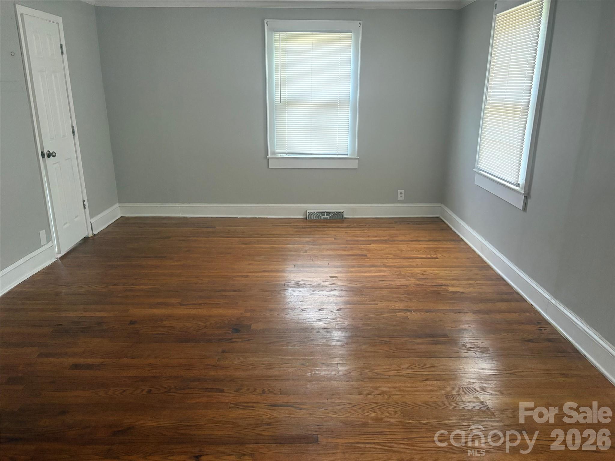 Large Primary Bedroom - 315 Parkview Avenue SW, Concord