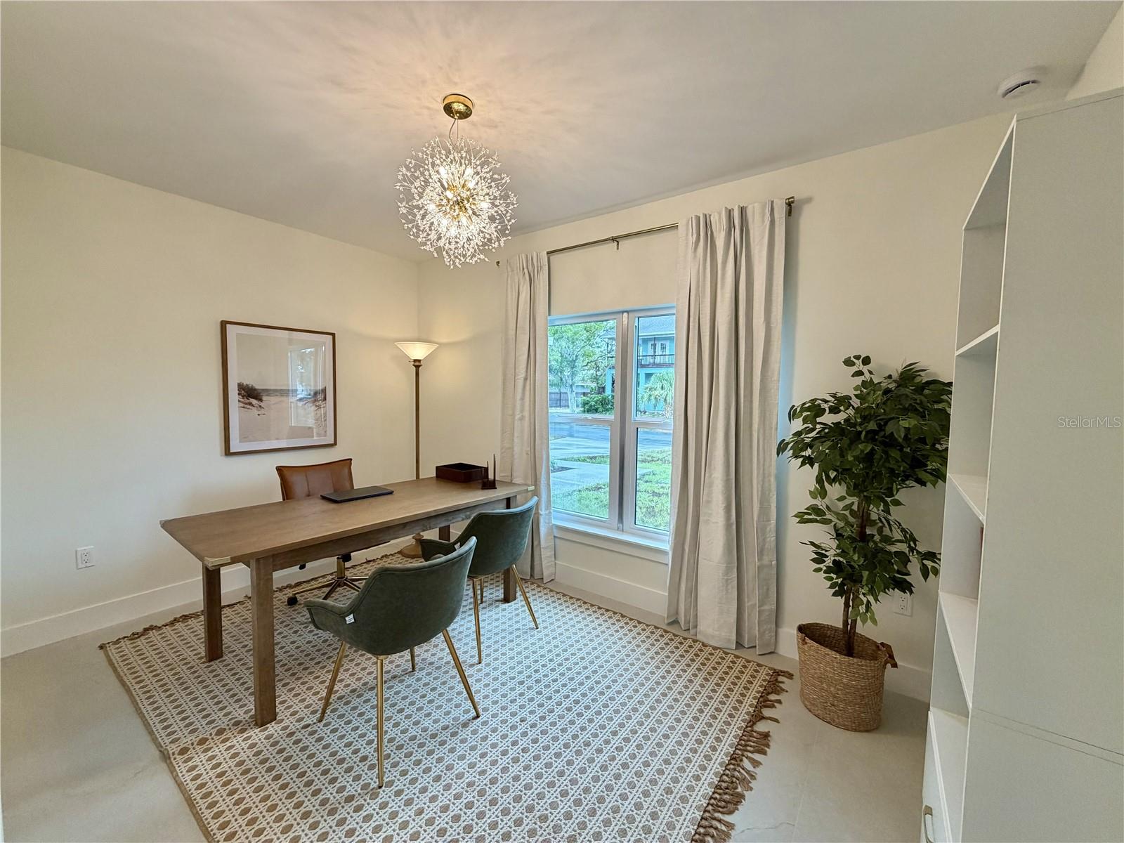 Single Family Residence at 5813 REGENT RD, VENICE, photo 14 of 18