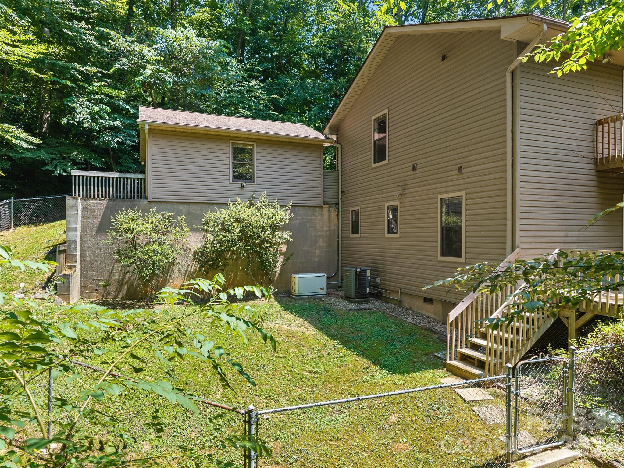 Single Family Residence at 323 Burrell Mountain Road, Brevard, photo 2 of 28