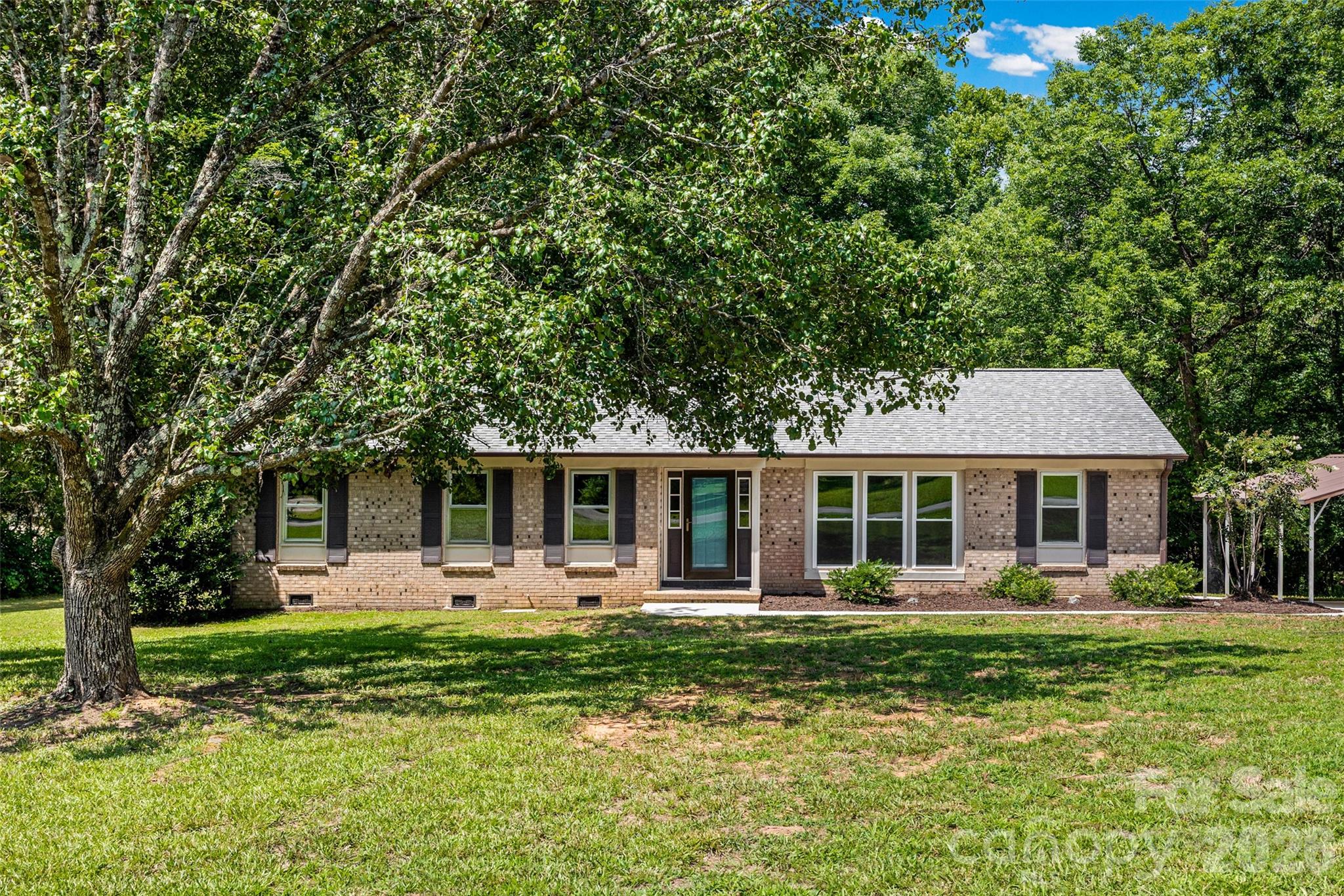 Single Family Residence at 3355 Kingsfield Road, Rock Hill, photo 2 of 42