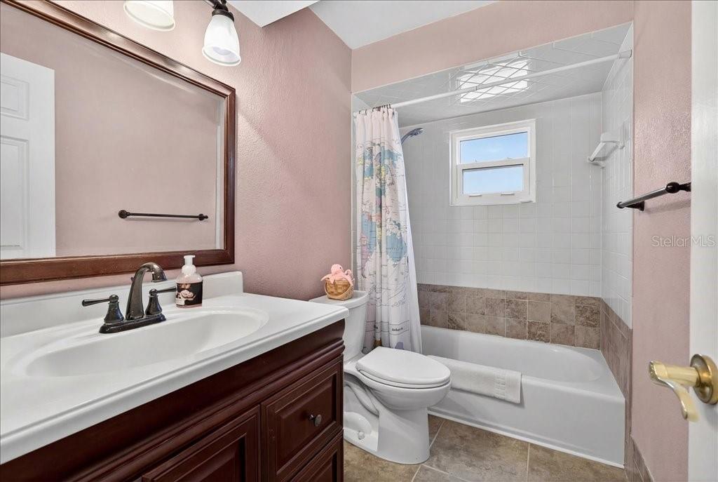 Guess bathroom - 46 FLEMING CT, PALM COAST