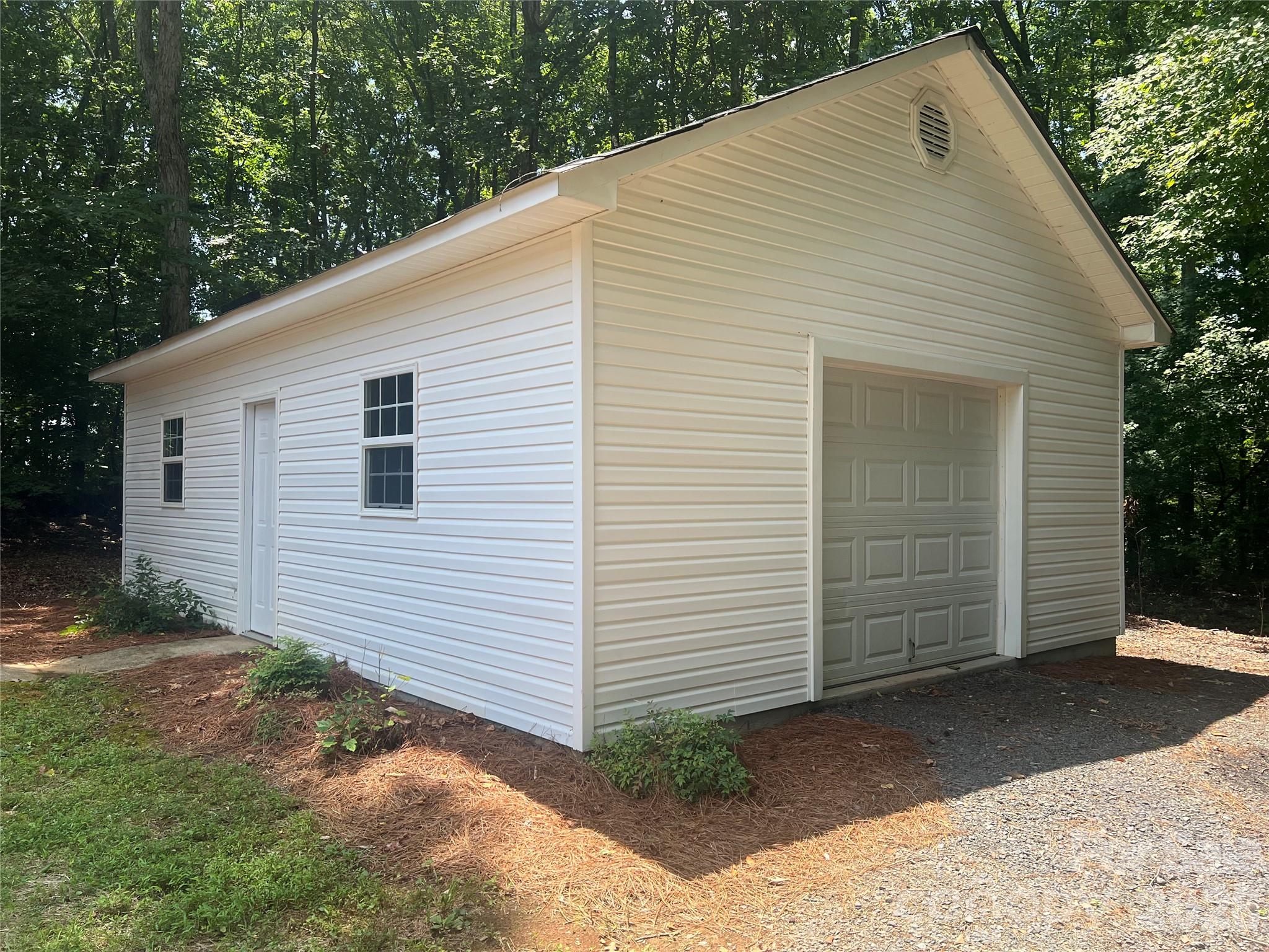 Single Family Residence at 245 Jermane Road, New London, photo 5 of 40