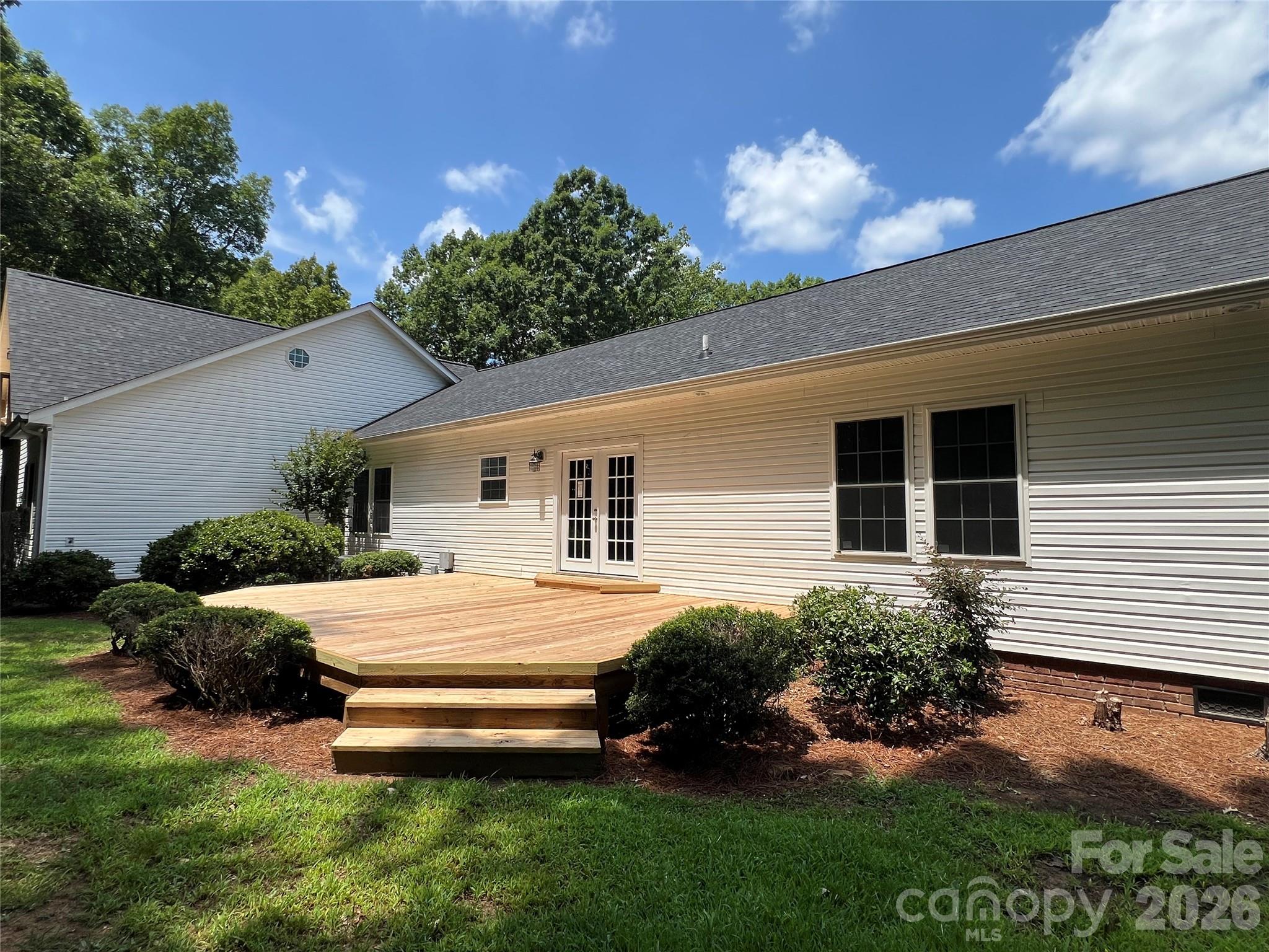 Single Family Residence at 245 Jermane Road, New London, photo 13 of 40