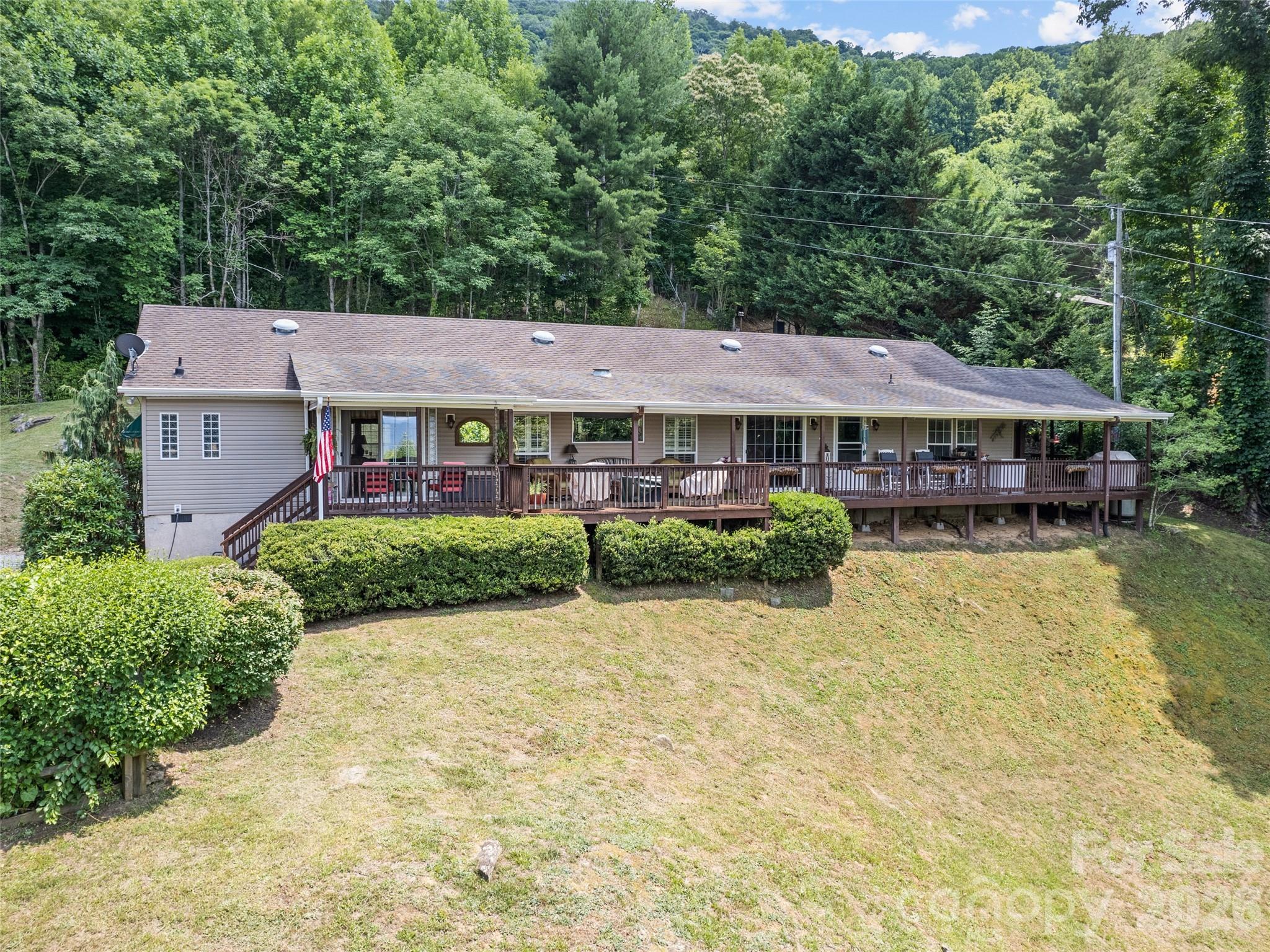 Single Family Residence at 412 Gaddy Heights, Waynesville, photo 4 of 30