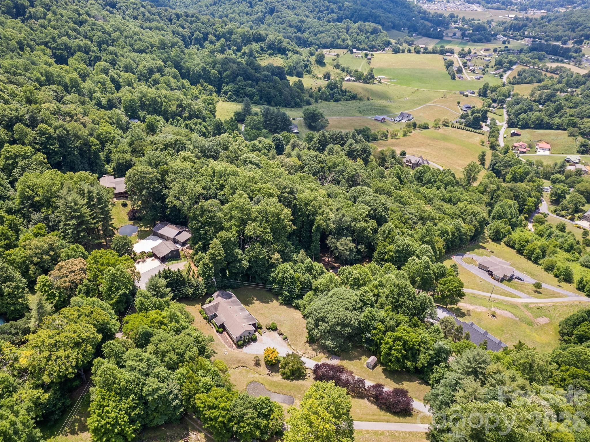 Single Family Residence at 412 Gaddy Heights, Waynesville, photo 8 of 30