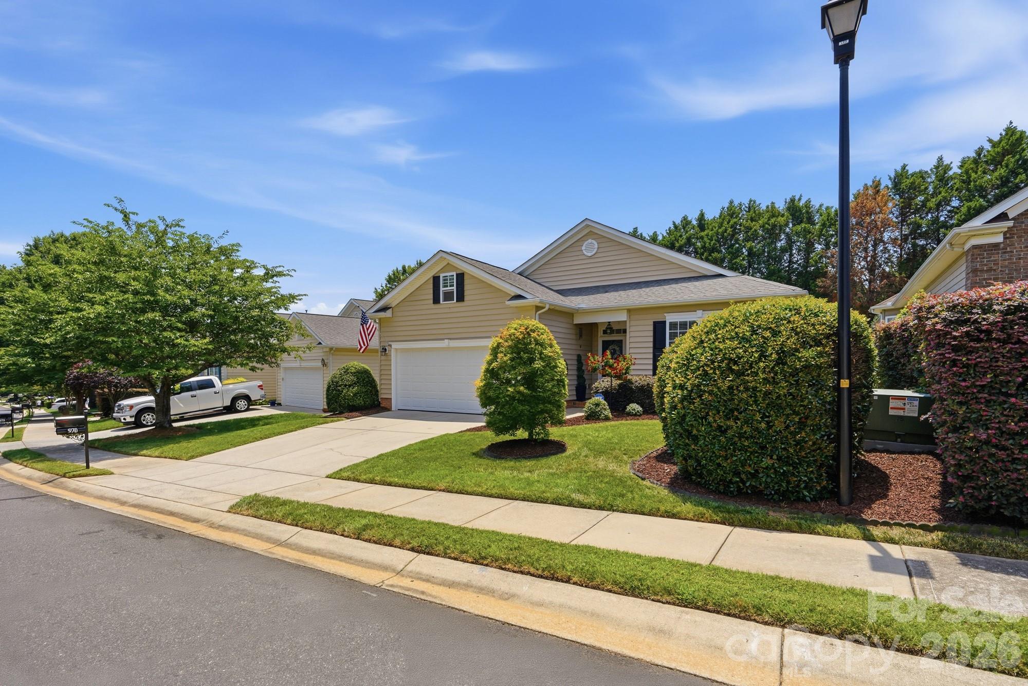 Single Family Residence at 970 Platinum Drive, Fort Mill, photo 2 of 46