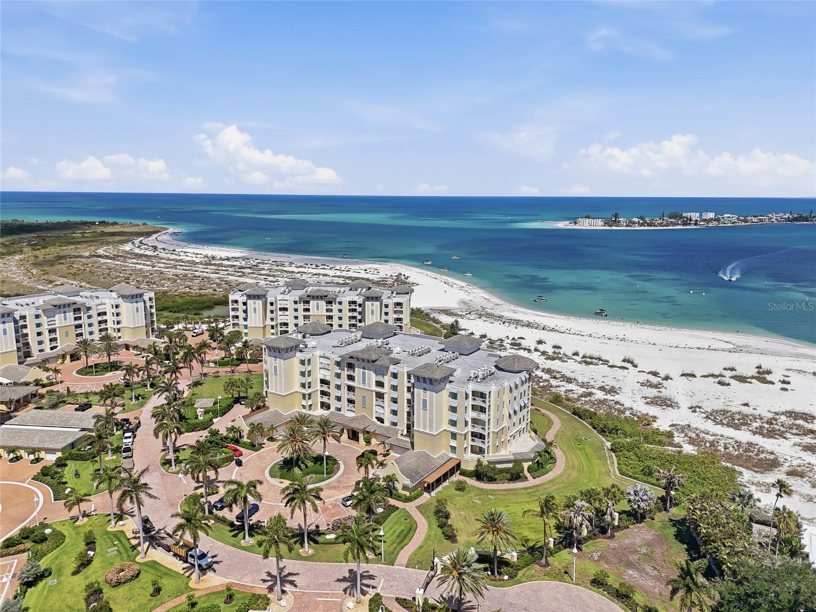 Beyond Sunset Pointe IS the Gulf of Mexico! OR the Gulf of America! Be a part of the experience! - 650 COLLANY RD #401, TIERRA VERDE