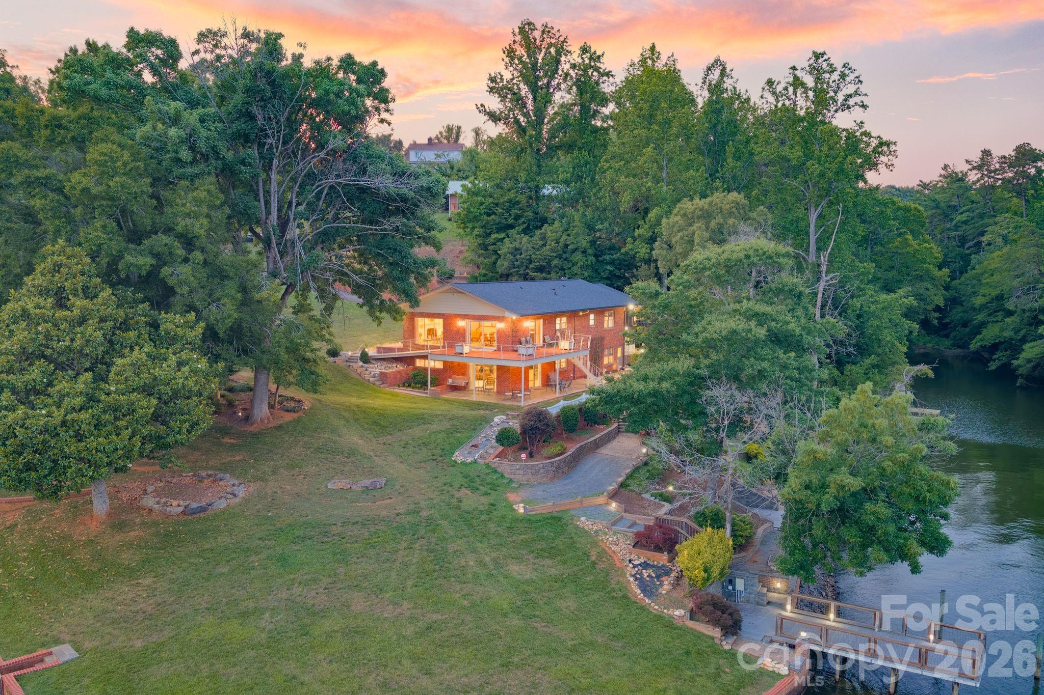 Single Family Residence at 6296 Southlake Drive, Hickory, photo 12 of 48