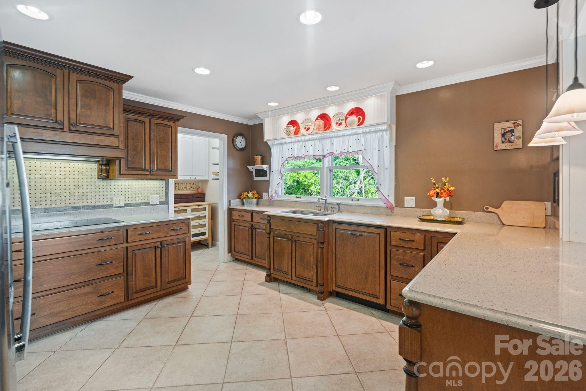 Single Family Residence at 6296 Southlake Drive, Hickory, photo 20 of 48