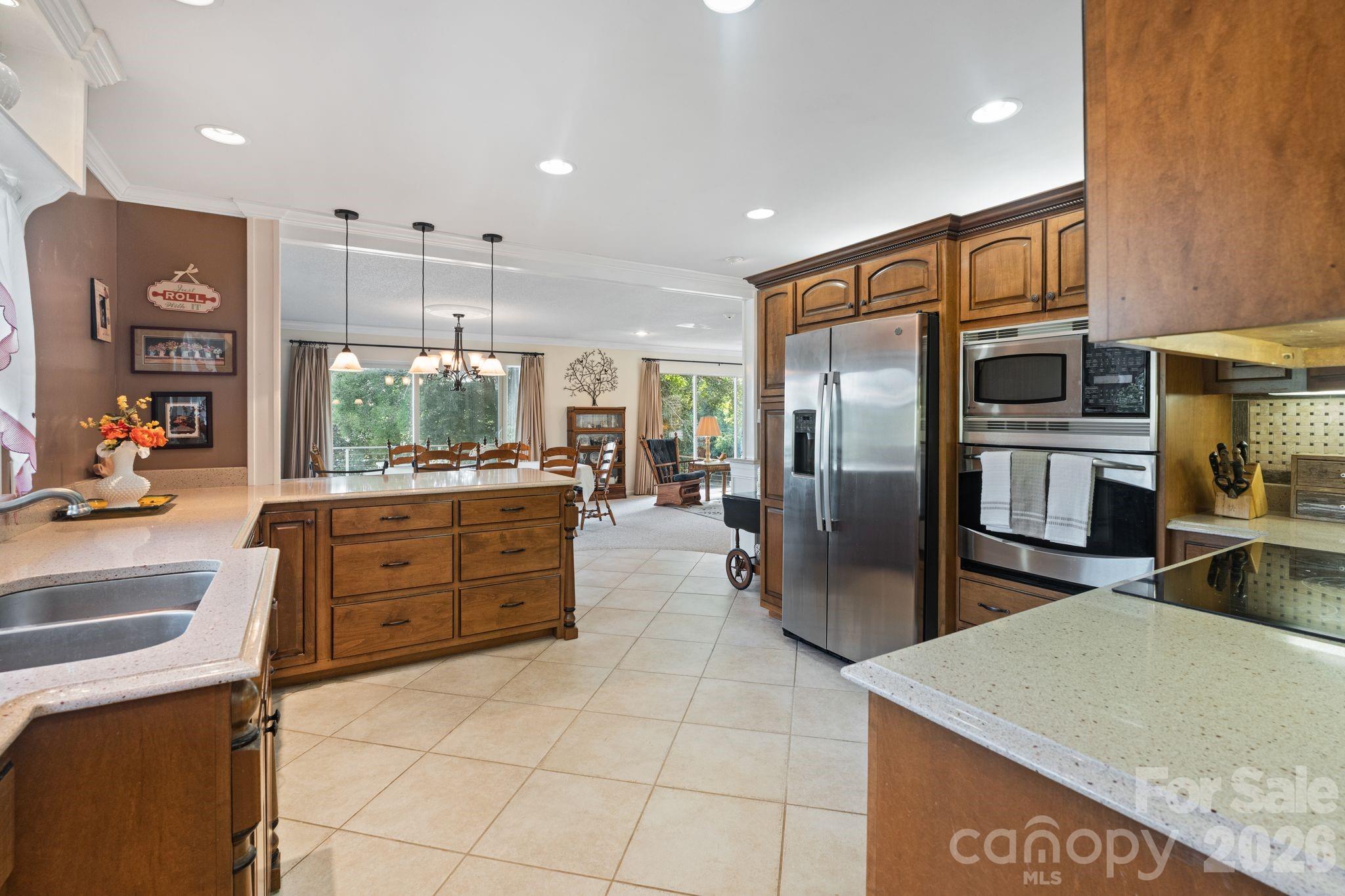 Single Family Residence at 6296 Southlake Drive, Hickory, photo 21 of 48