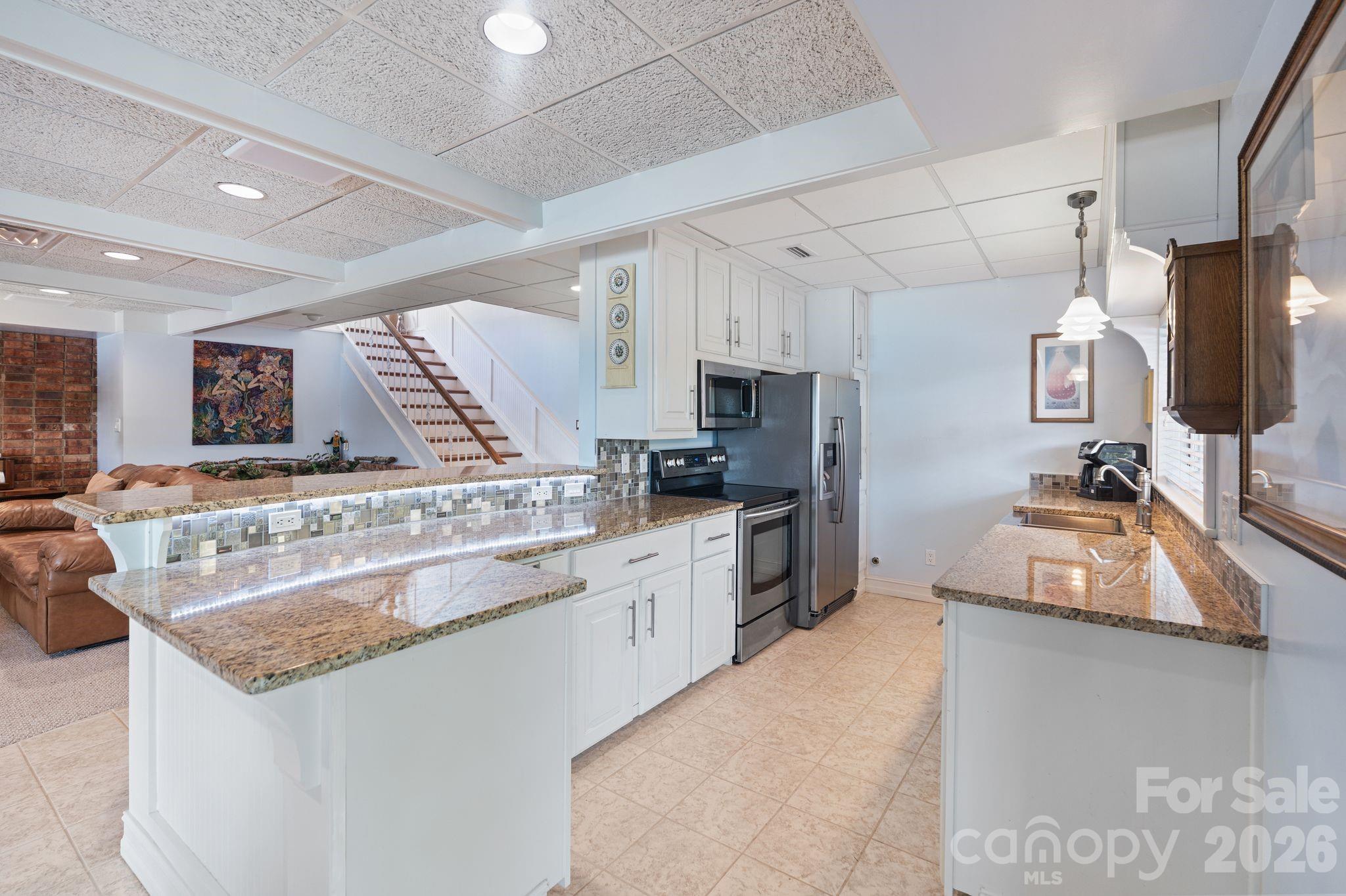 Single Family Residence at 6296 Southlake Drive, Hickory, photo 34 of 48