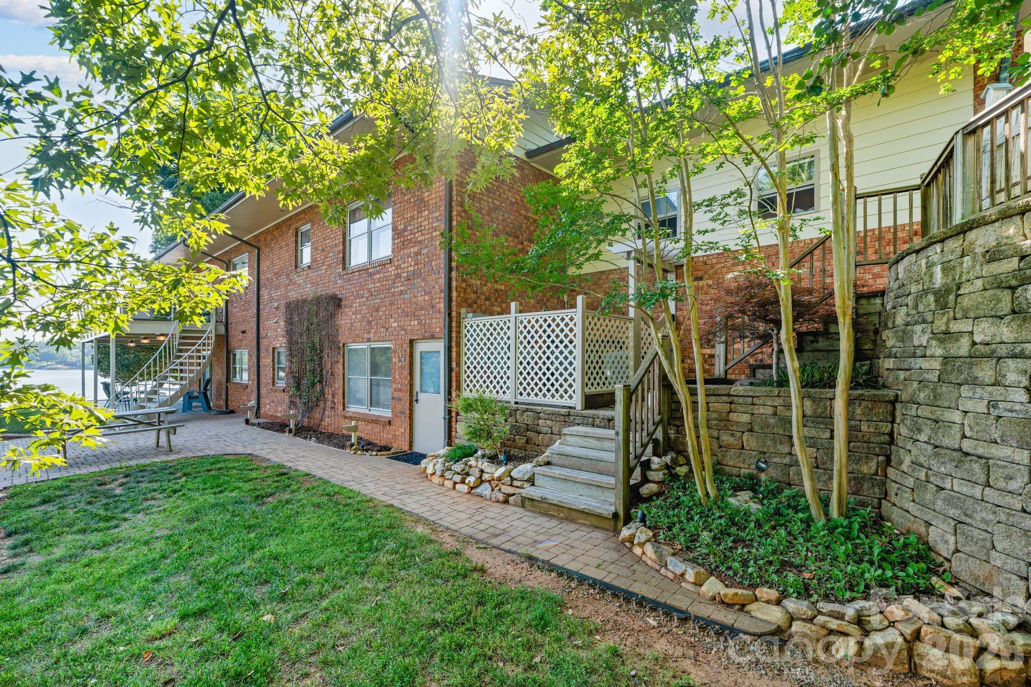 Single Family Residence at 6296 Southlake Drive, Hickory, photo 45 of 48