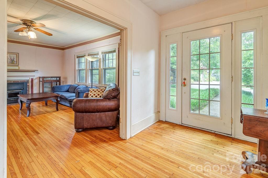 Single Family Residence at 133 Westwood Place, Asheville, photo 3 of 27