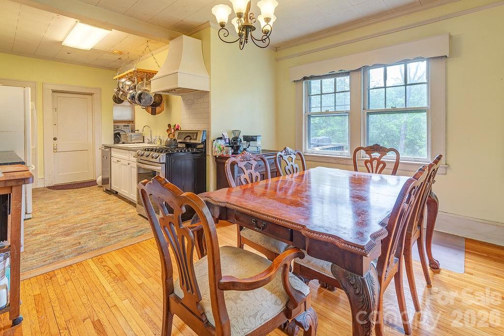 Single Family Residence at 133 Westwood Place, Asheville, photo 8 of 27