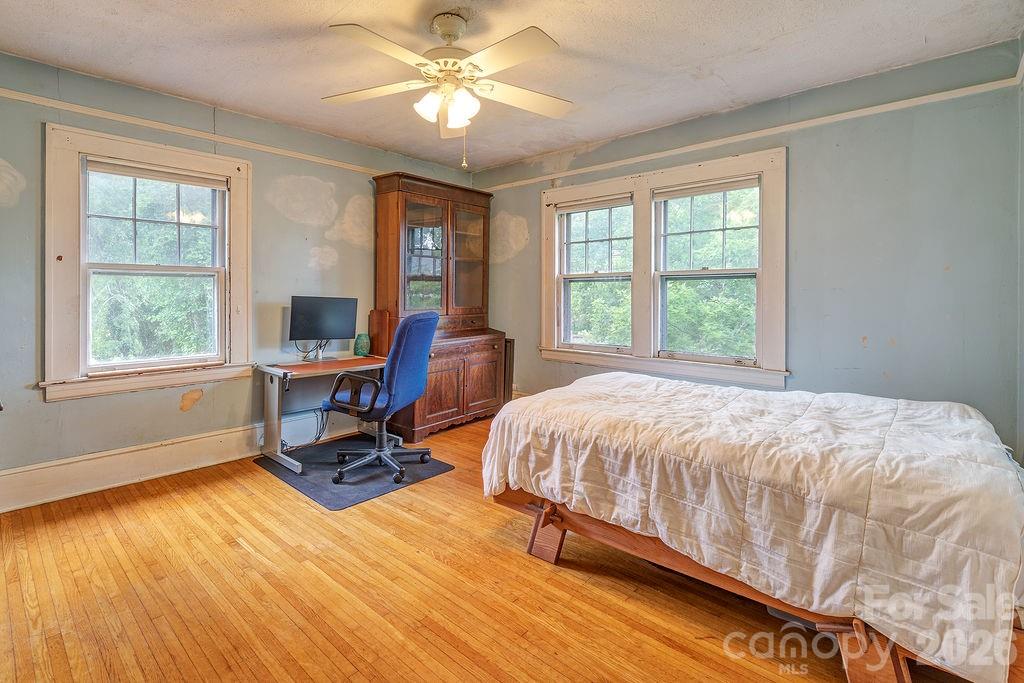 Single Family Residence at 133 Westwood Place, Asheville, photo 17 of 27