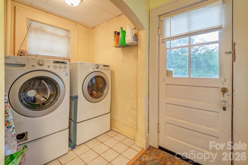 Single Family Residence at 133 Westwood Place, Asheville, photo 19 of 27