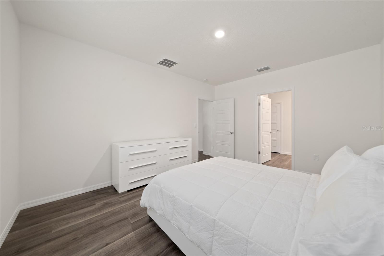 Primary bedroom - 698 PARK PLACE BLVD, DAVENPORT